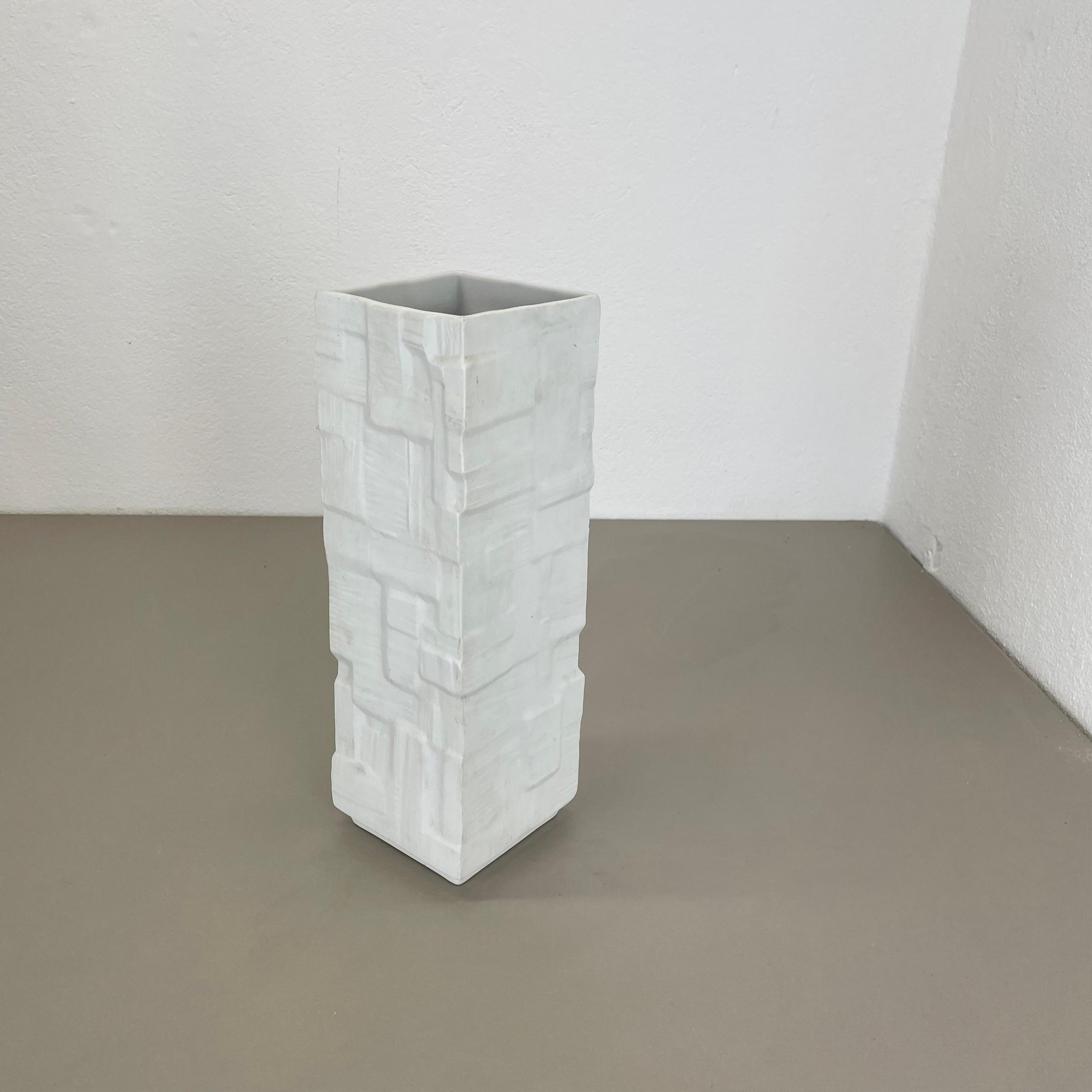 Article:

OP art porcelain vase


Producer:

Heinrich Ceramics, Germany


Decade:

1970s



Description:

this original vintage OP art vase was produced and designed by Heinrich ceramics in the 1970s in Germany. it is made of porcelain with an OP