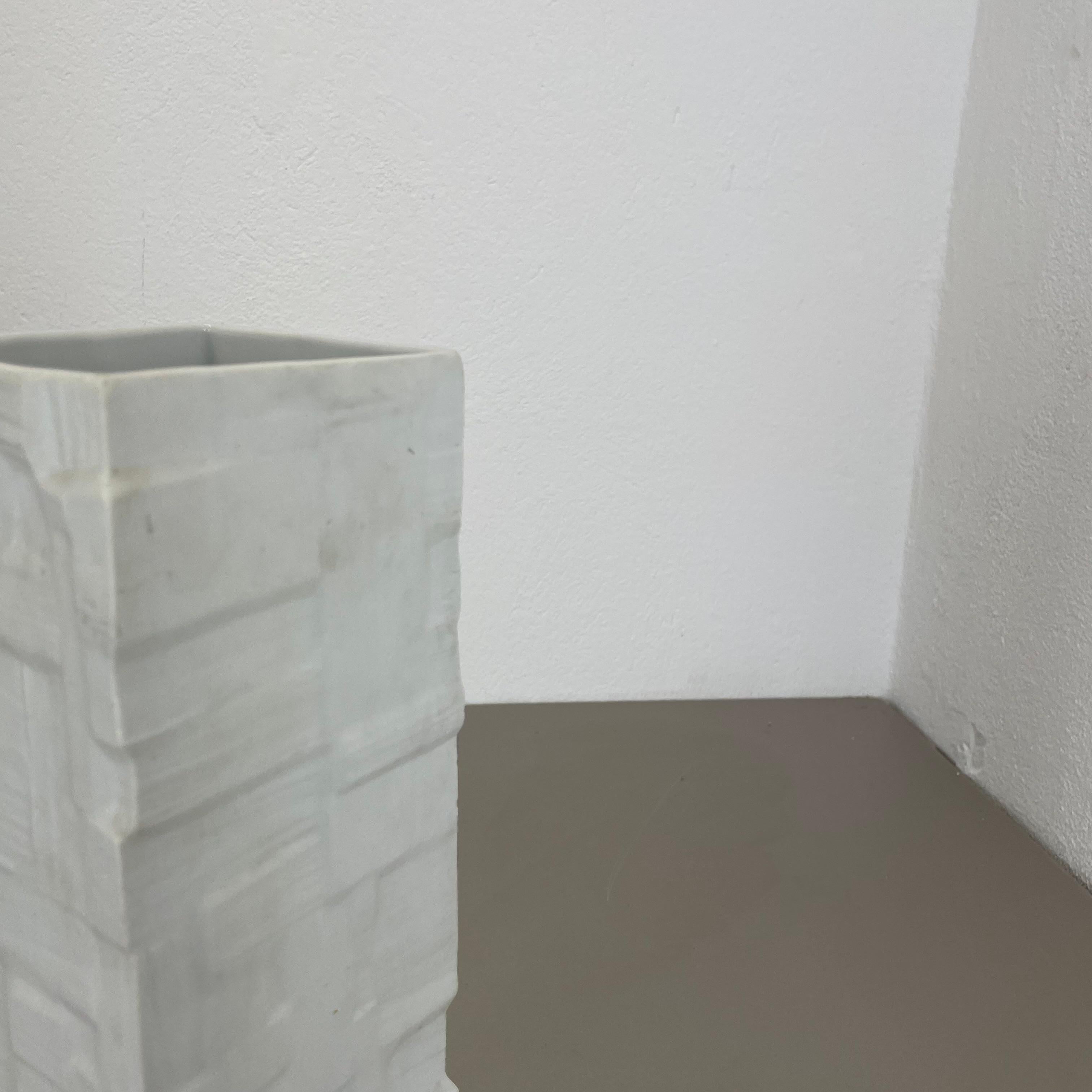 xl 32cm Op Art Vase Porcelain German Vase by Heinrich Ceramics, Germany 1970s In Good Condition For Sale In Kirchlengern, DE