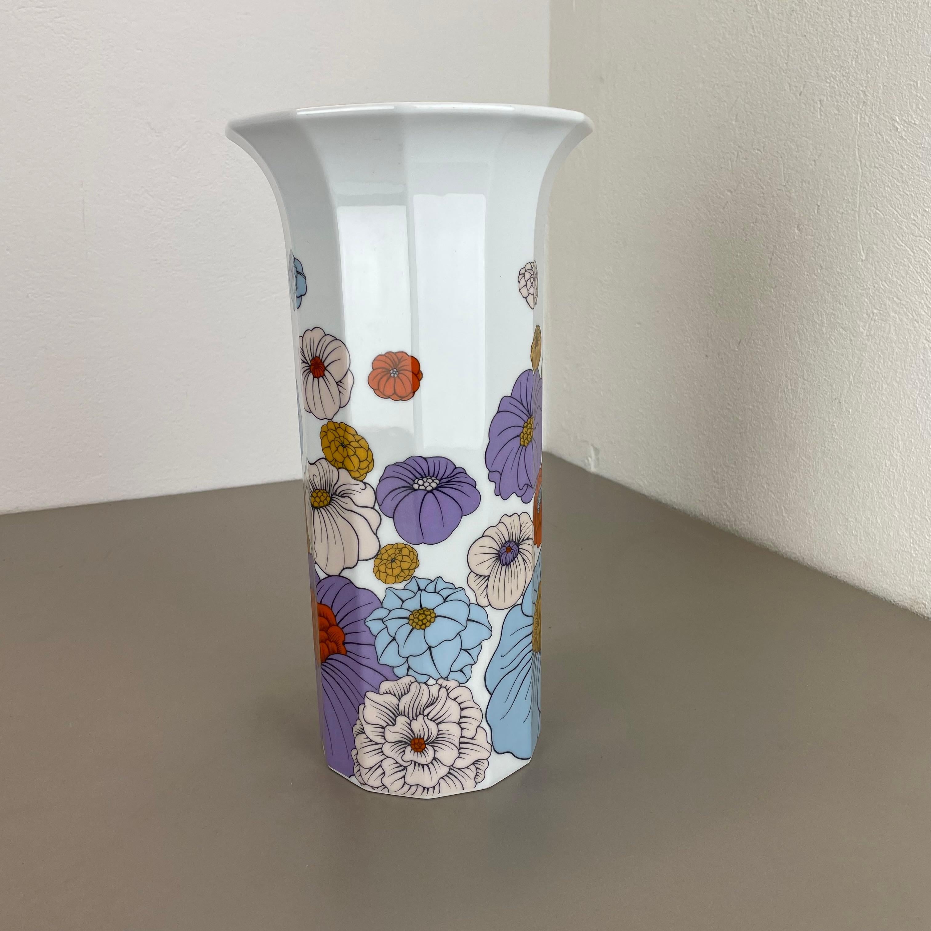 Articolo:

Vaso in porcellana Op Art, versione xxl


Produttore:

Rosenthal, Germania


Progettista:

Tapio Wirkkala



Decennio:

1970s





Questo vaso Op Art vintage originale è stato prodotto negli anni '70 in Germania da Rosenthal. È realizzato