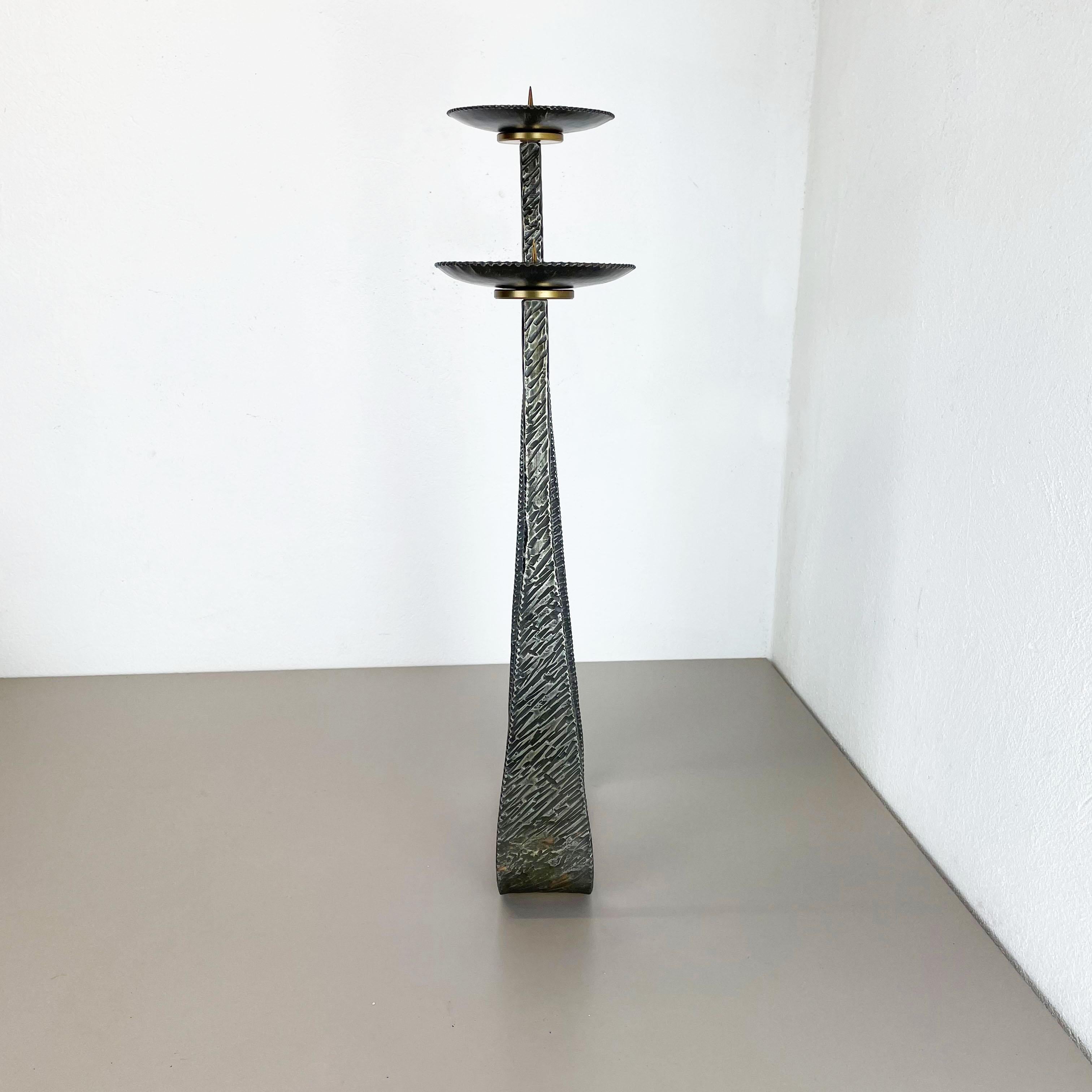 XL Modernist Sculptural Brutalist Copper floor Kerzenständer, Deutschland, 1970er (Skandinavische Moderne) im Angebot