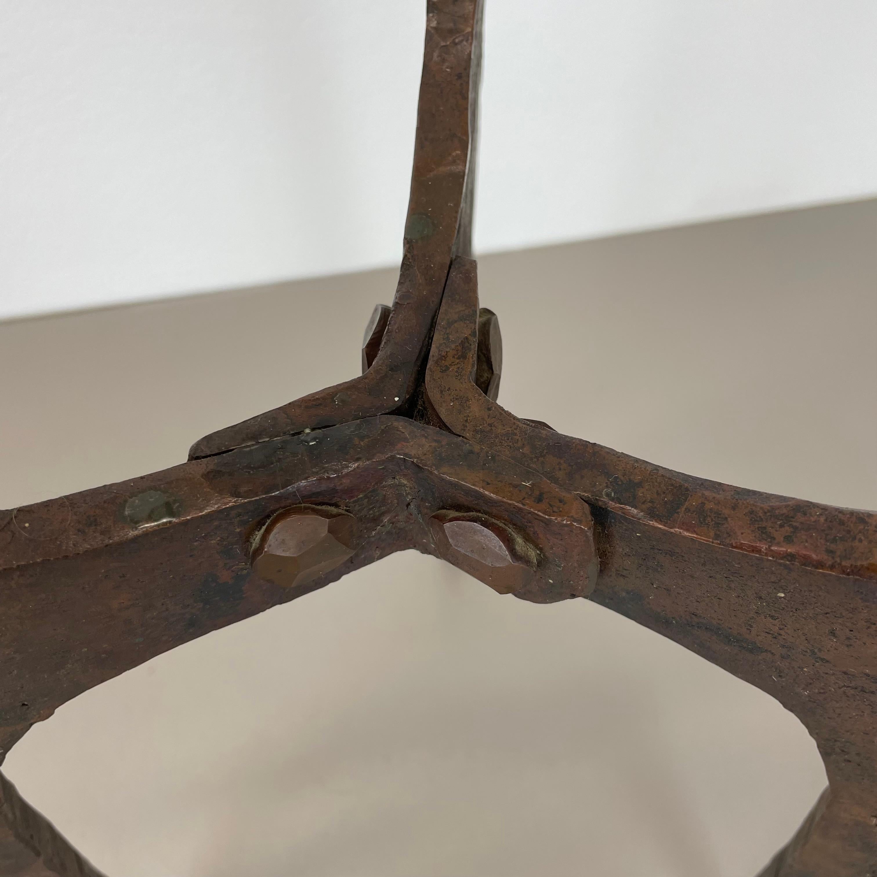 XL 70cm Bougeoir TRIPOD en cuivre Brutalist Sculptural Moderniste, Autriche 1950s en vente 6