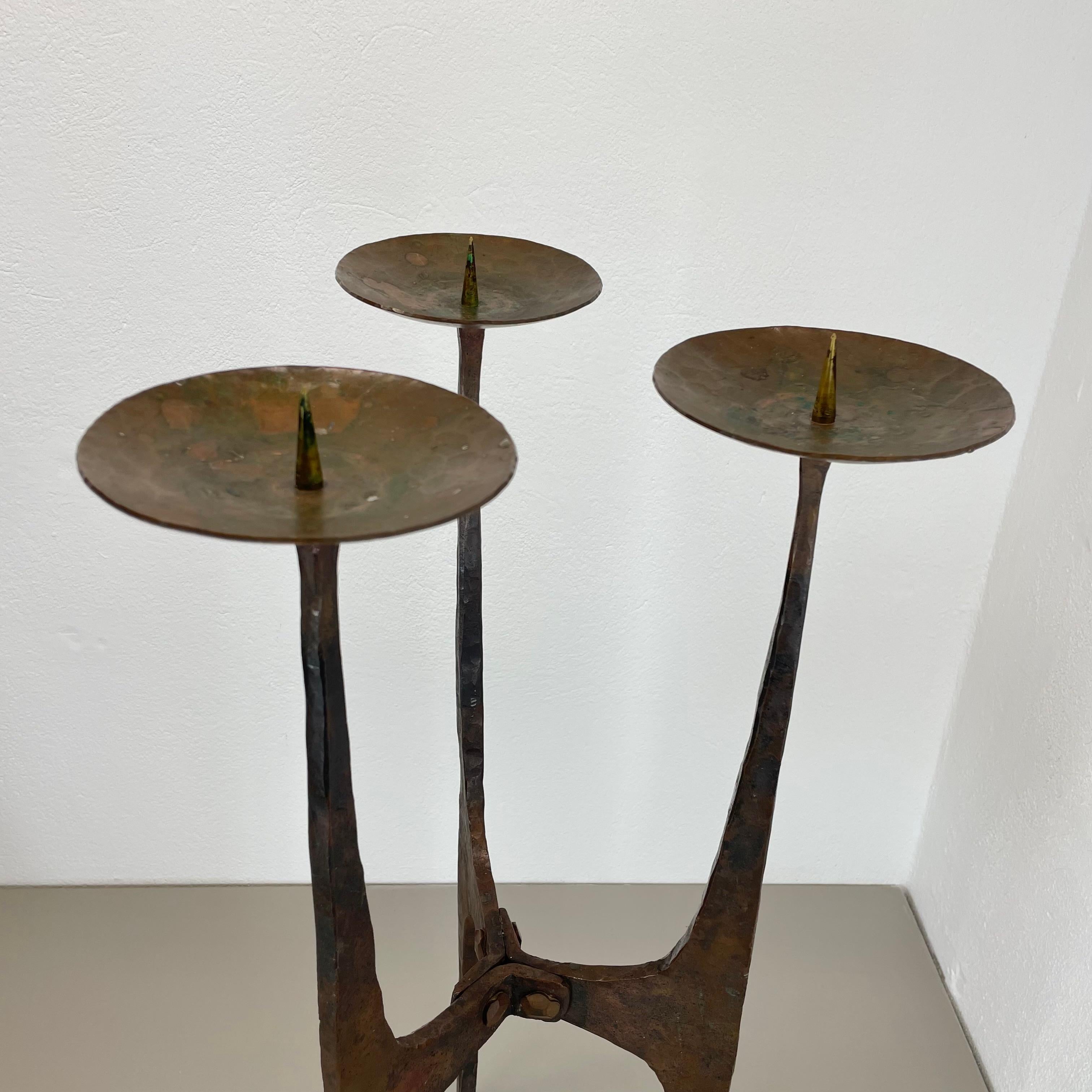 XL 70cm Bougeoir TRIPOD en cuivre Brutalist Sculptural Moderniste, Autriche 1950s en vente 9