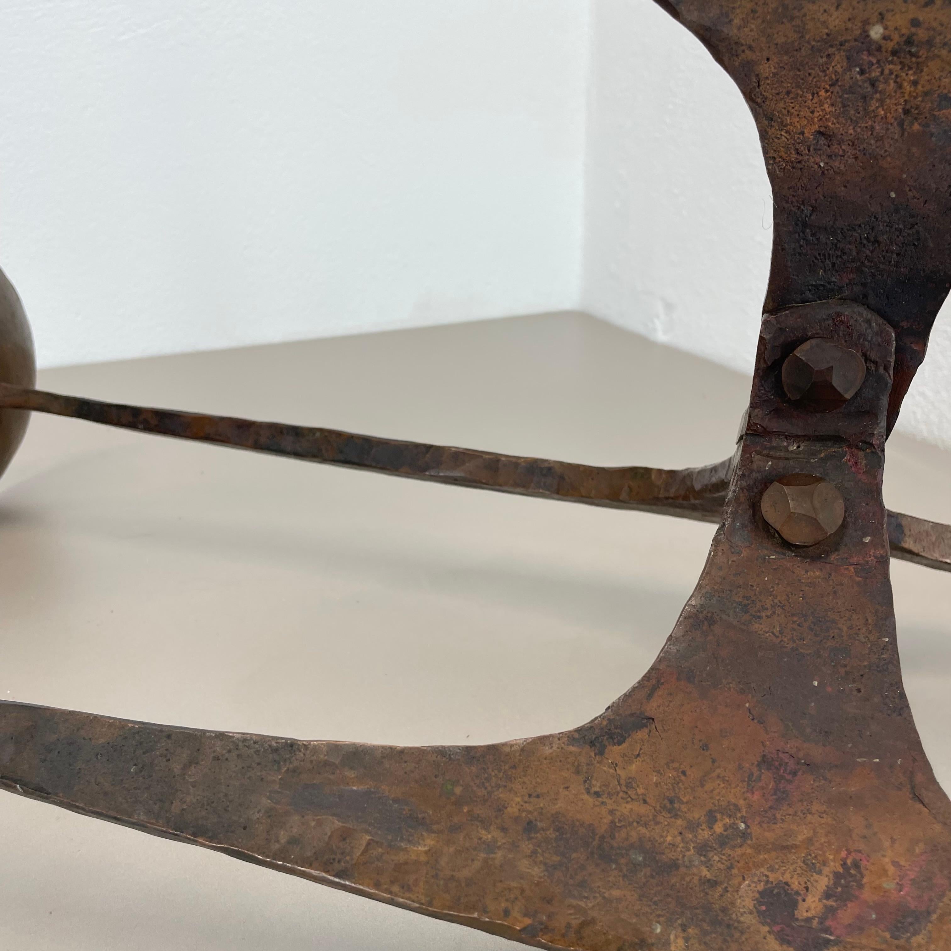 XL 70cm Bougeoir TRIPOD en cuivre Brutalist Sculptural Moderniste, Autriche 1950s en vente 13