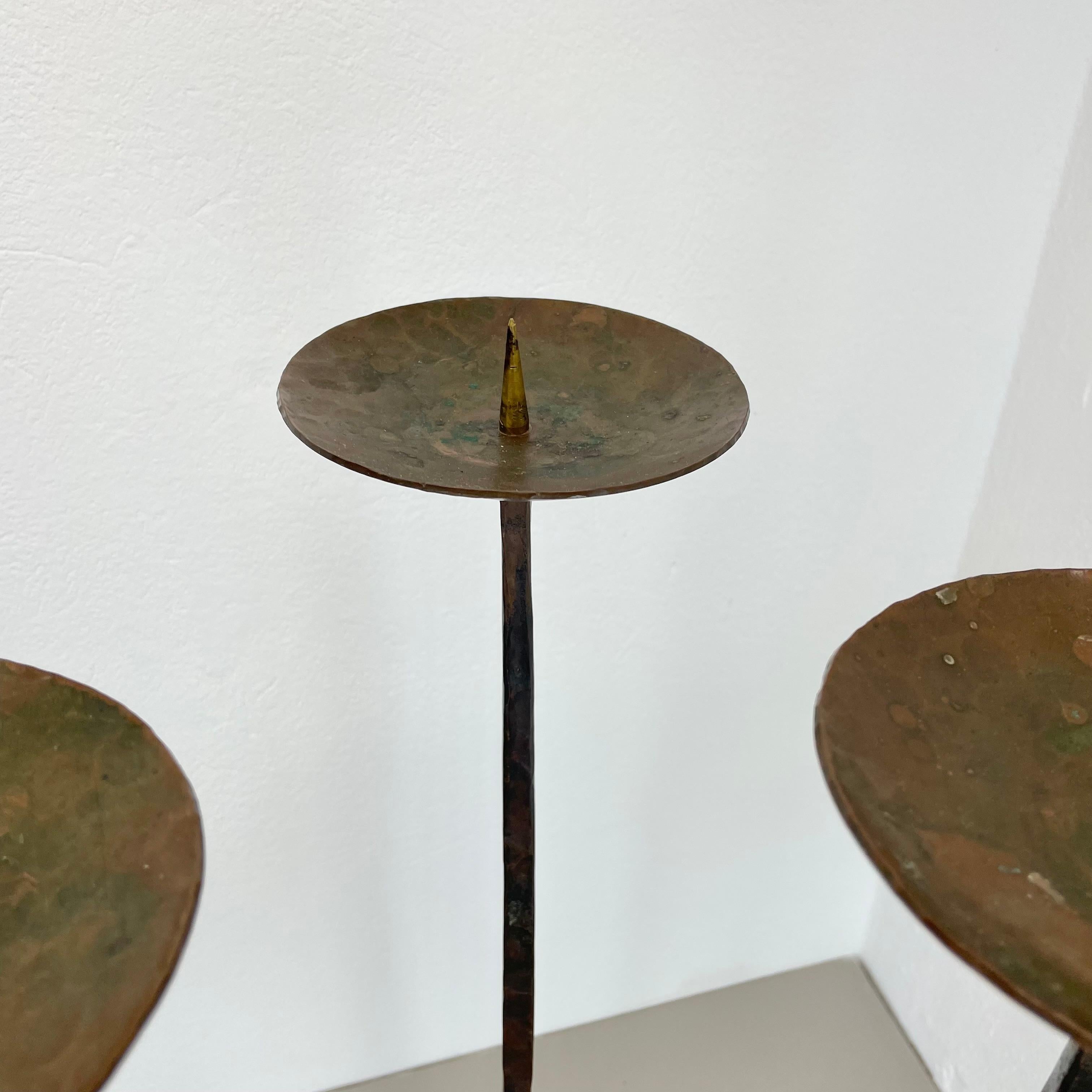 XL 70cm Bougeoir TRIPOD en cuivre Brutalist Sculptural Moderniste, Autriche 1950s Bon état - En vente à Kirchlengern, DE