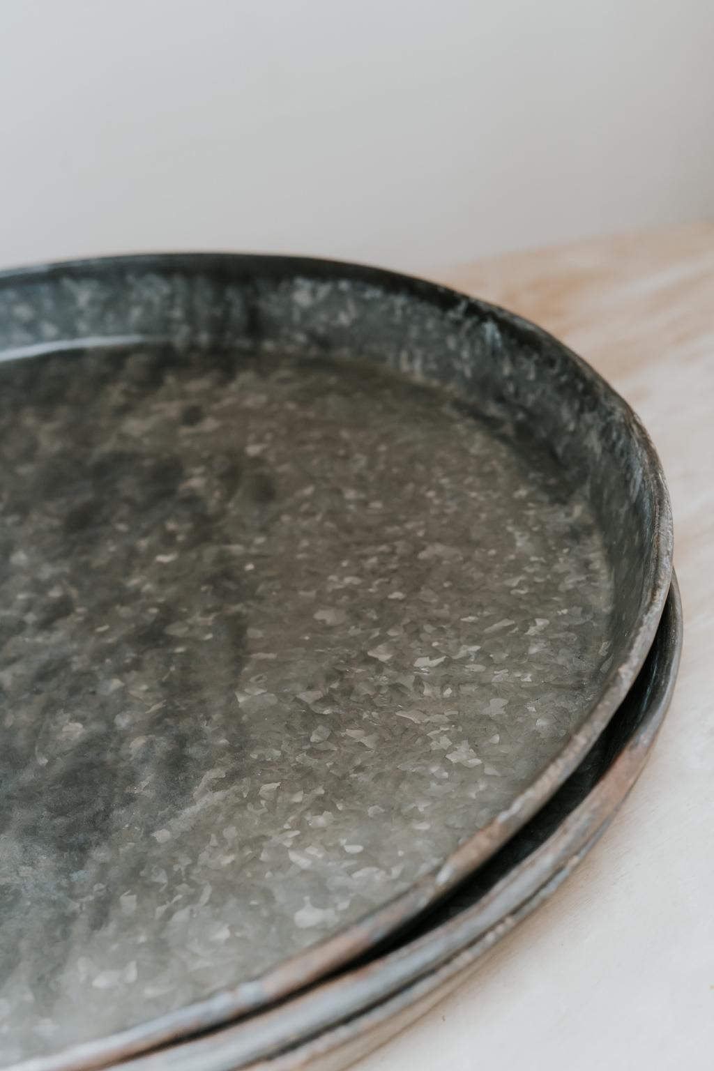 XIX secolo Ciotole extra large in zinco/metallo del IX secolo in vendita