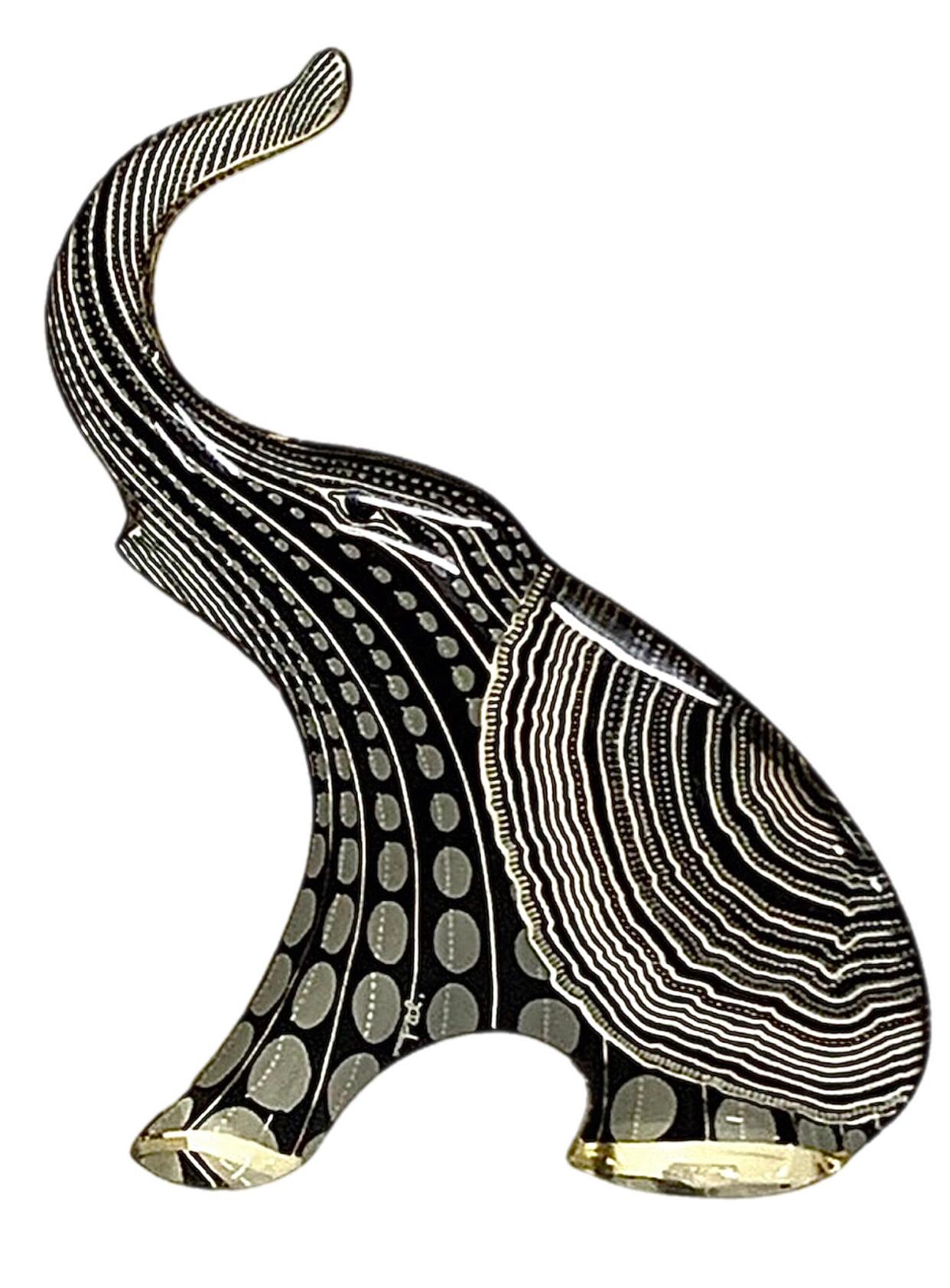 XL Abraham Palatnik Escultura de elefante de lucita moderna de mediados de siglo Figurilla firmada Moderno de mediados de siglo en venta