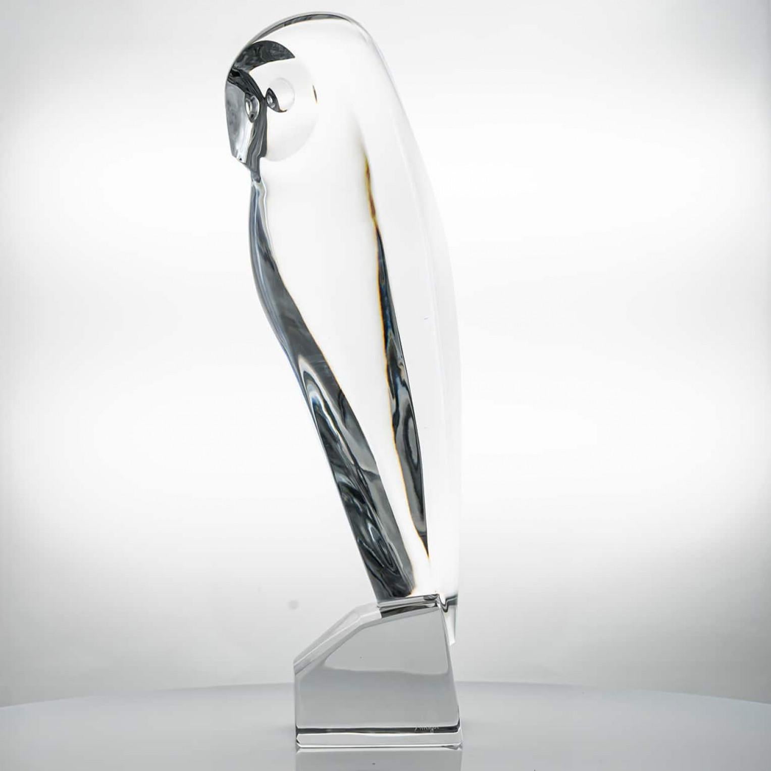 Mid-Century moderno XL Scultura di gufo in cristallo di Baccarat, Francia in vendita