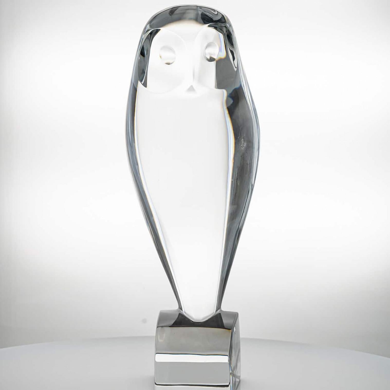 XL Scultura di gufo in cristallo di Baccarat, Francia In condizioni buone in vendita a Rijssen, NL