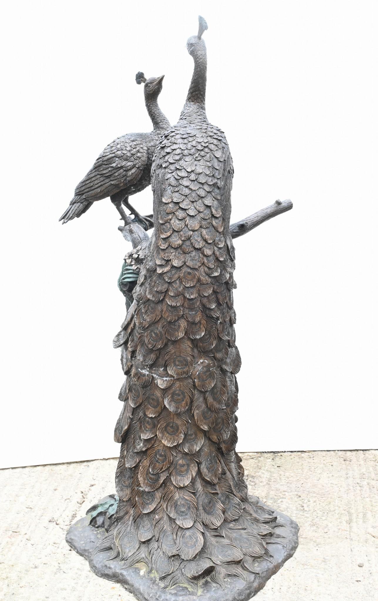 XL Bronce Pavo Real Estatua Gallina Jardín Pájaro Fundición 5 Pies en Bueno estado para la venta en Potters Bar, GB
