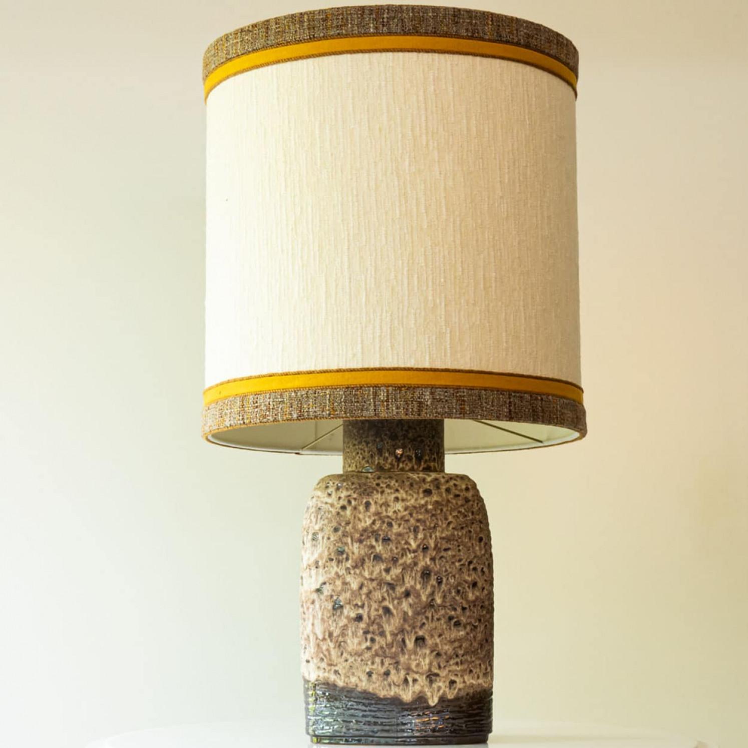 Danese Lampada da tavolo XL in ceramica marrone e beige,  Danimarca in vendita