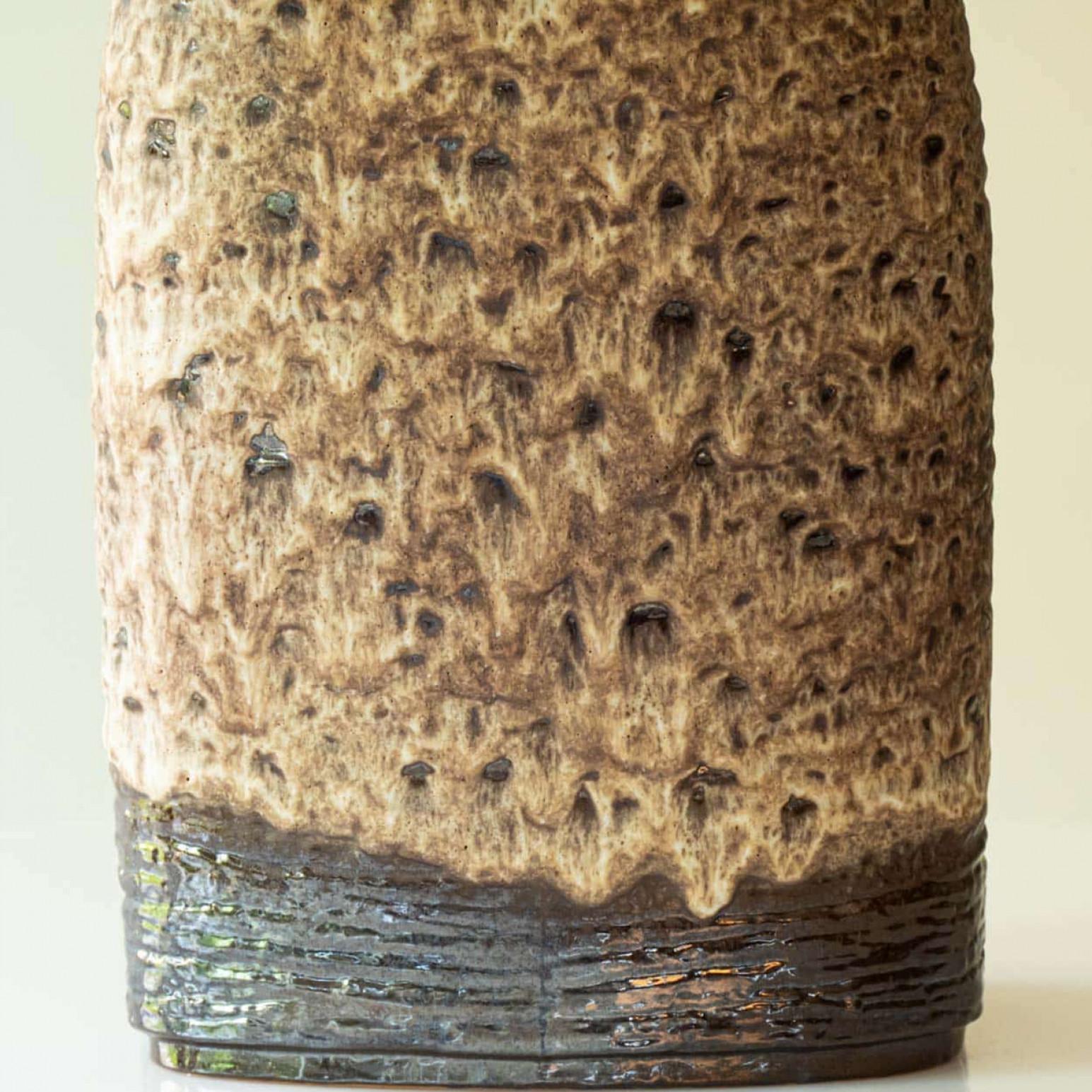 Lampada da tavolo XL in ceramica marrone e beige,  Danimarca In condizioni buone in vendita a Rijssen, NL