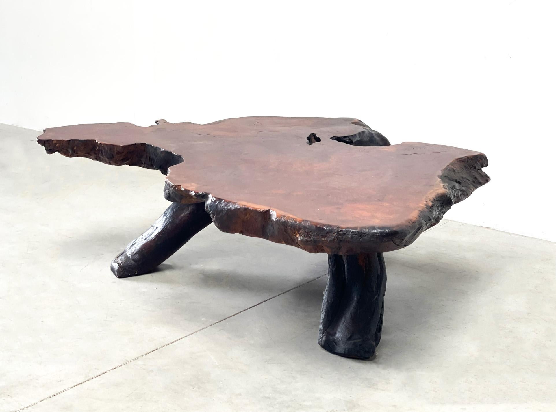 XL Brutalist sequoia tree trunk coffee table In Good Condition In Nijlen, VAN
