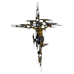 Crucifix brutaliste XL en laiton espagnol, d'après le « Christ » de Dalí, vers 1970