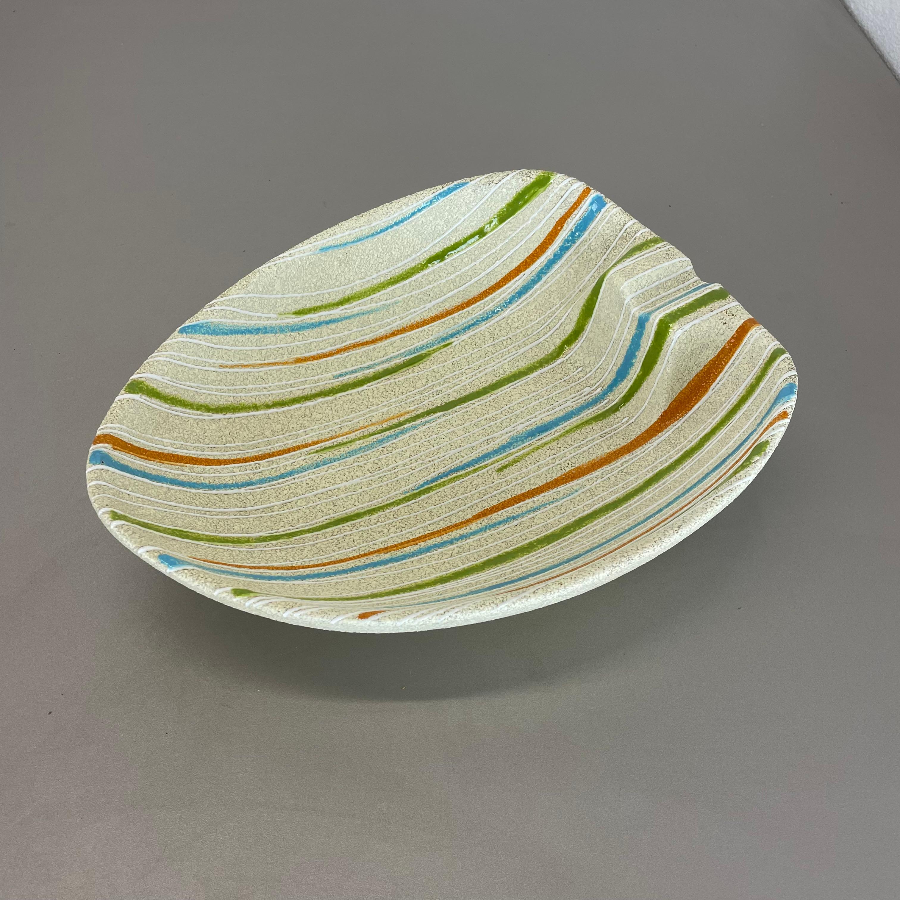 Article:

Ceramic shell bowl


Producer:

Fratelli Fanciullaci, Italy


Designer:

Fratelli Fanciullaci




Decade:

1950s



This original studio pottery vintage plate element was designed by Fratelli Fanciullacci and handmade in ITALY in the