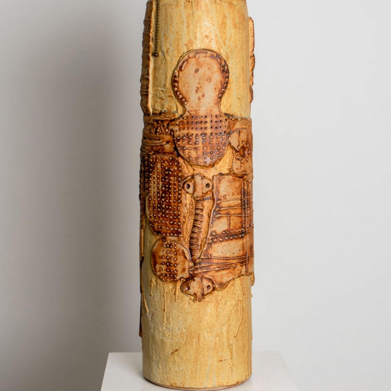 Late 20th Century XL Ceramic Table Lamp B. Rooke, Beige Silk Lampshade by R. Houben, 1970 For Sale