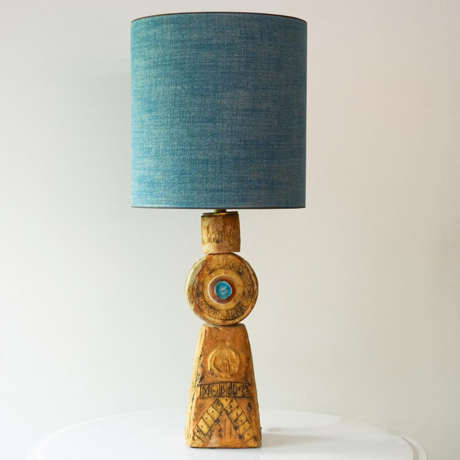 Mid-Century Modern Lampe de bureau XL en céramique de B. Rooke, nouvel abat-jour bleu de R. Houben, 1970 en vente