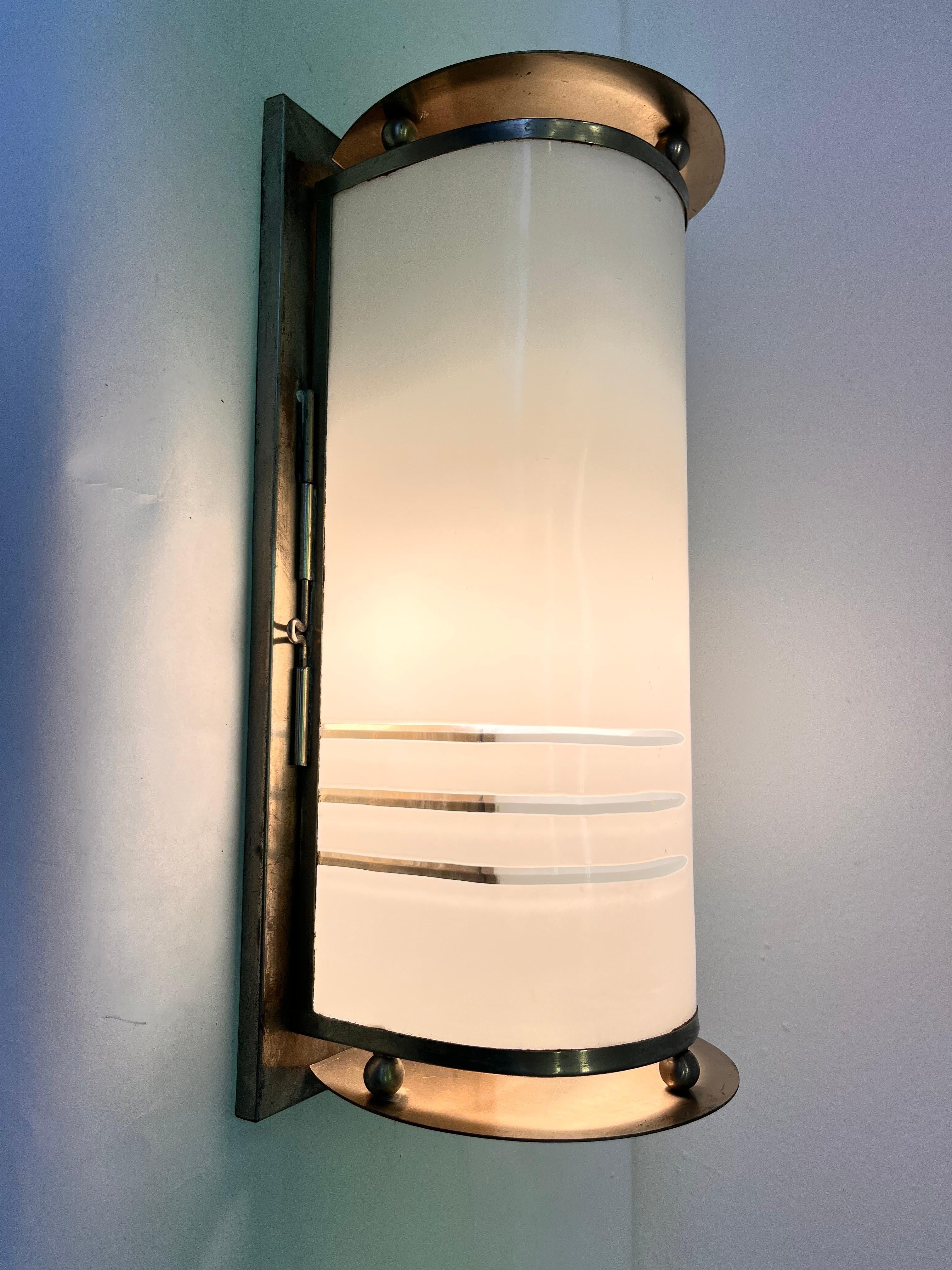 Metà XX secolo Lampada da parete e da vetro XL Chrome Design Bauhaus 1930 - Cecoslovacchia in vendita