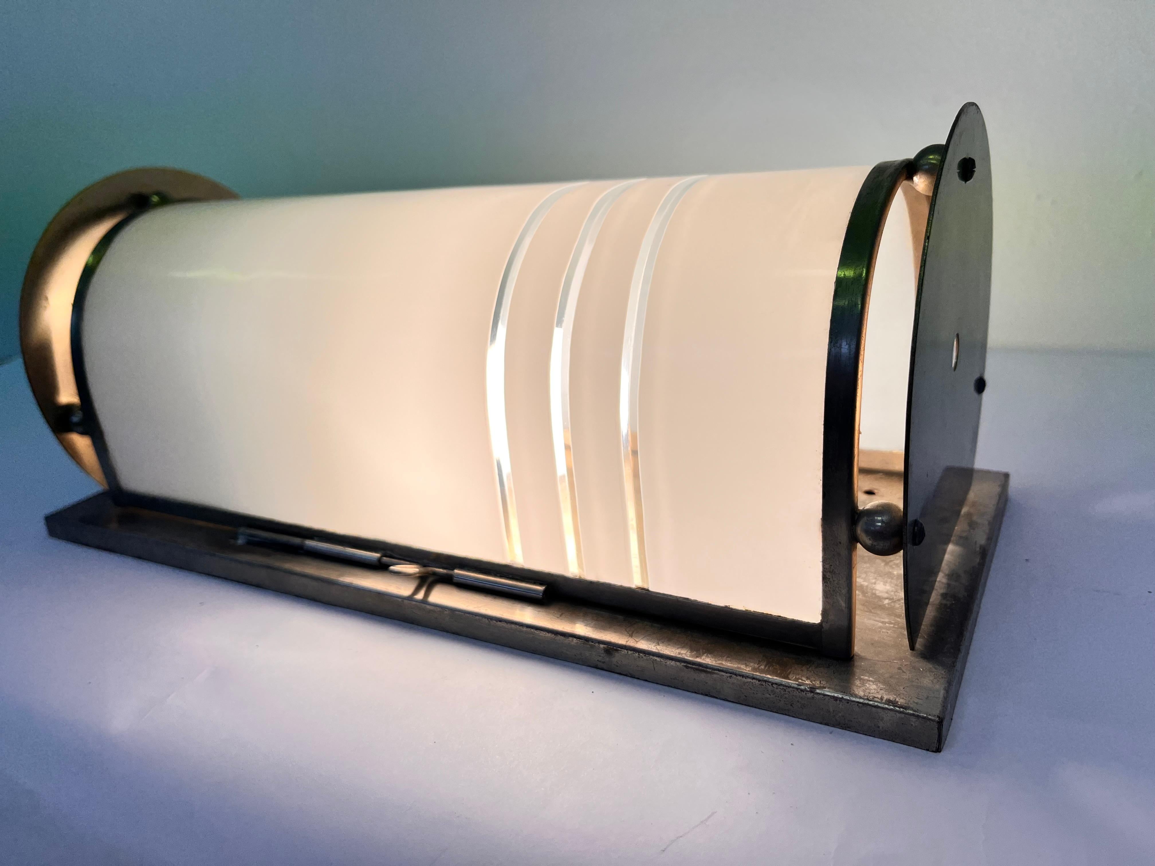 Vetro opalino Lampada da parete e da vetro XL Chrome Design Bauhaus 1930 - Cecoslovacchia in vendita