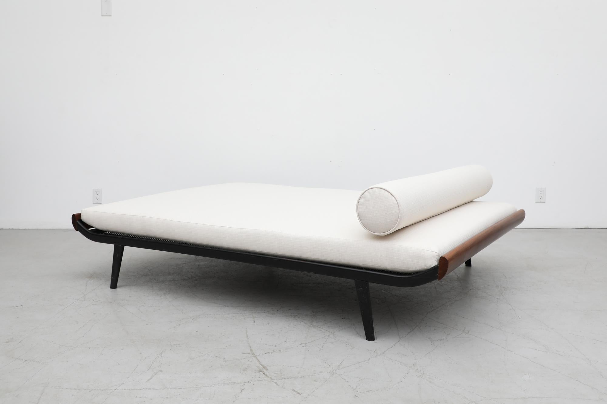 cleopatra daybed