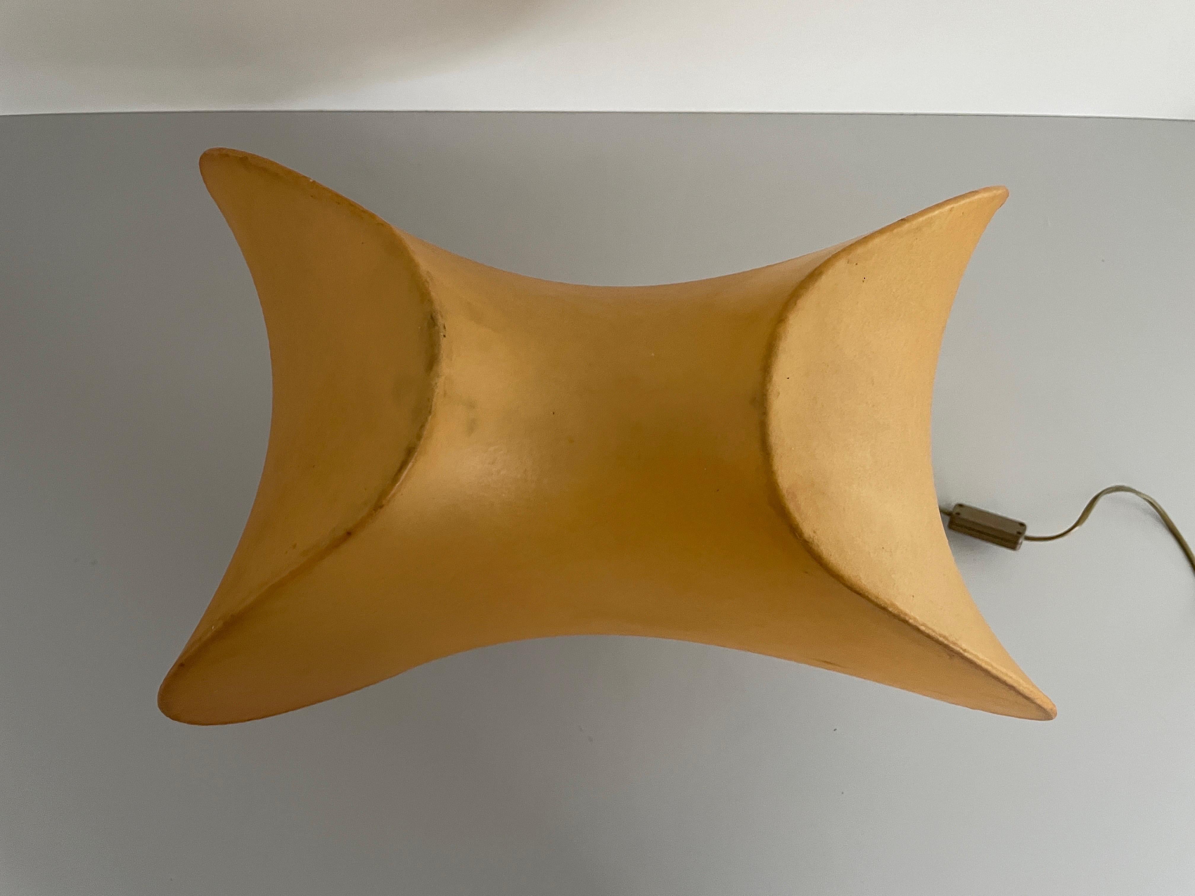 Lampe de table à abat-jour en cocon XL avec base en laiton, années 1960, Italie Bon état - En vente à Hagenbach, DE