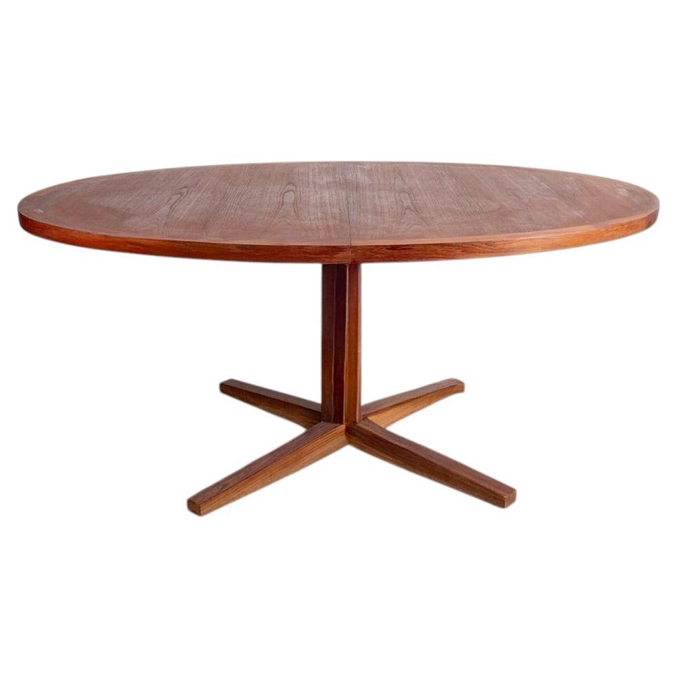 Tavolo da pranzo XL in teak danese, ovale e allungabile, con base centrale, Dyrlund.