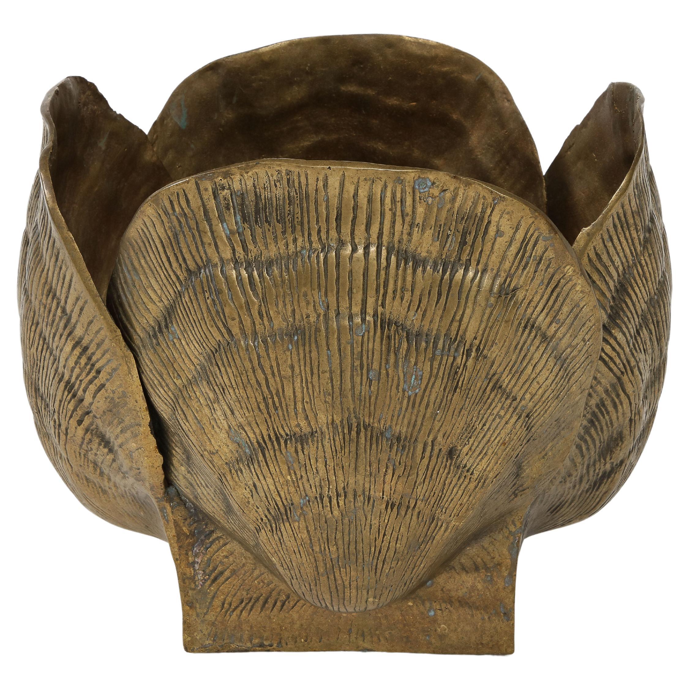 XL Muschel-Pflanzgefäß aus Bronze im Duquette-Stil