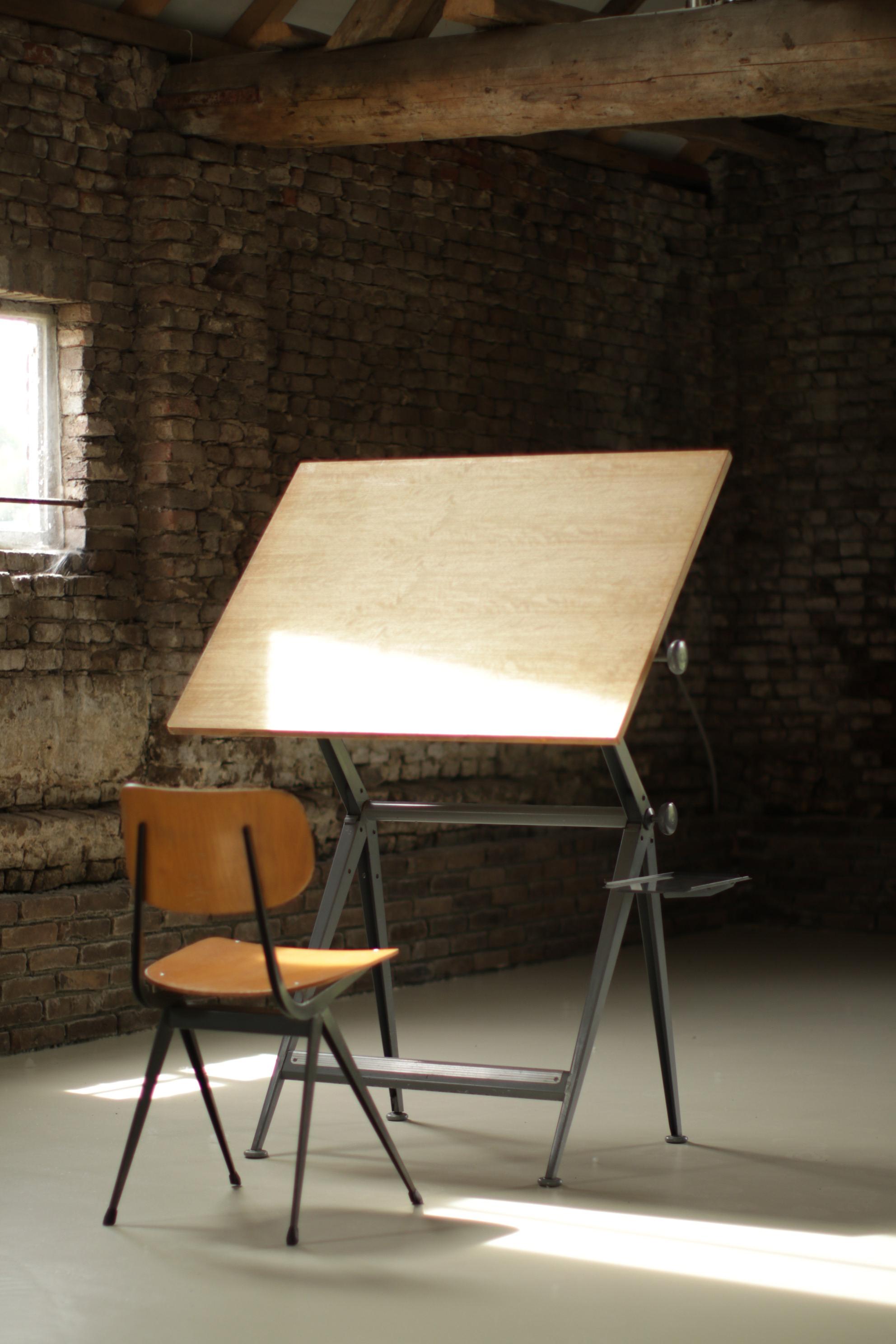 Reply Dutch Design Architect drafting table designed by Wim Rietveld and Friso Kramer for Ahrend de Circel in 1959.
Design classic, awarded with the 