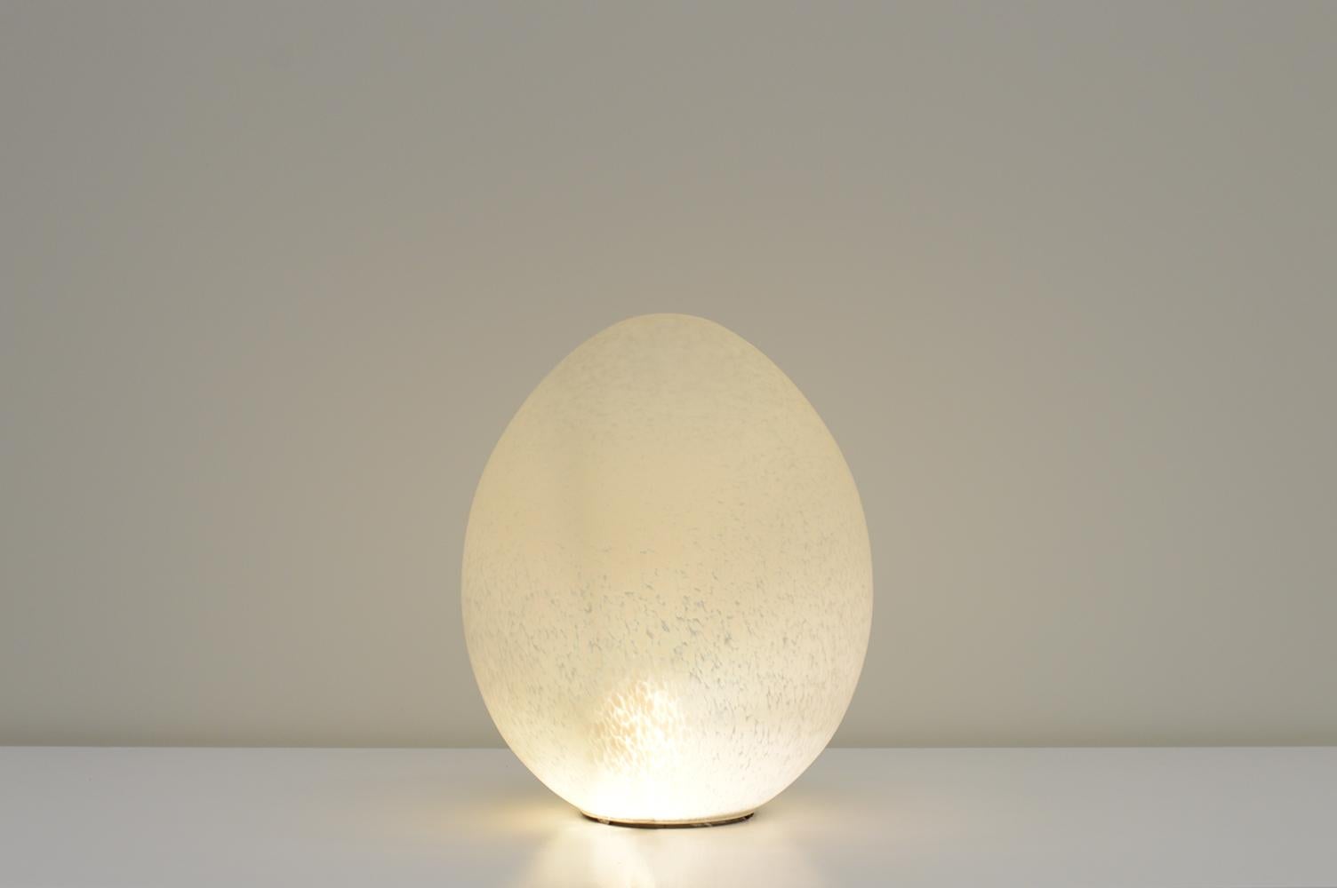 Postmoderne Lampe de table XL Egg de Domec Luminaires, France, années 80.  en vente
