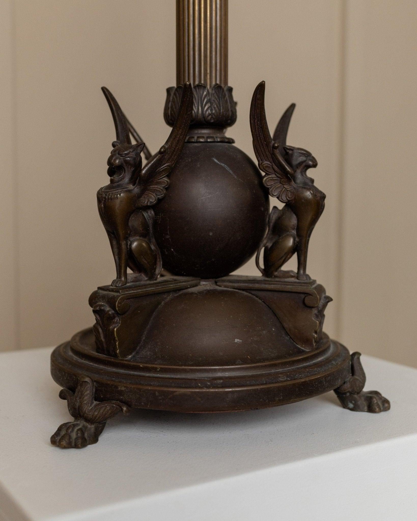 Italiano Lampada da tavolo XL Empire in metallo, design classico, anni 1910 in vendita