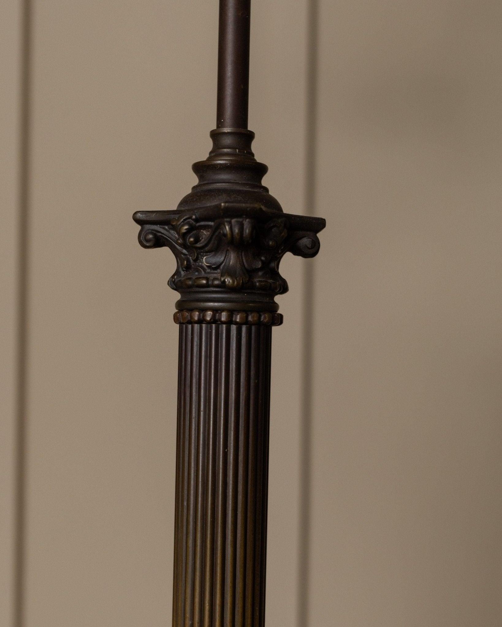 Lampada da tavolo XL Empire in metallo, design classico, anni 1910 In condizioni buone in vendita a Montecalvoli, IT