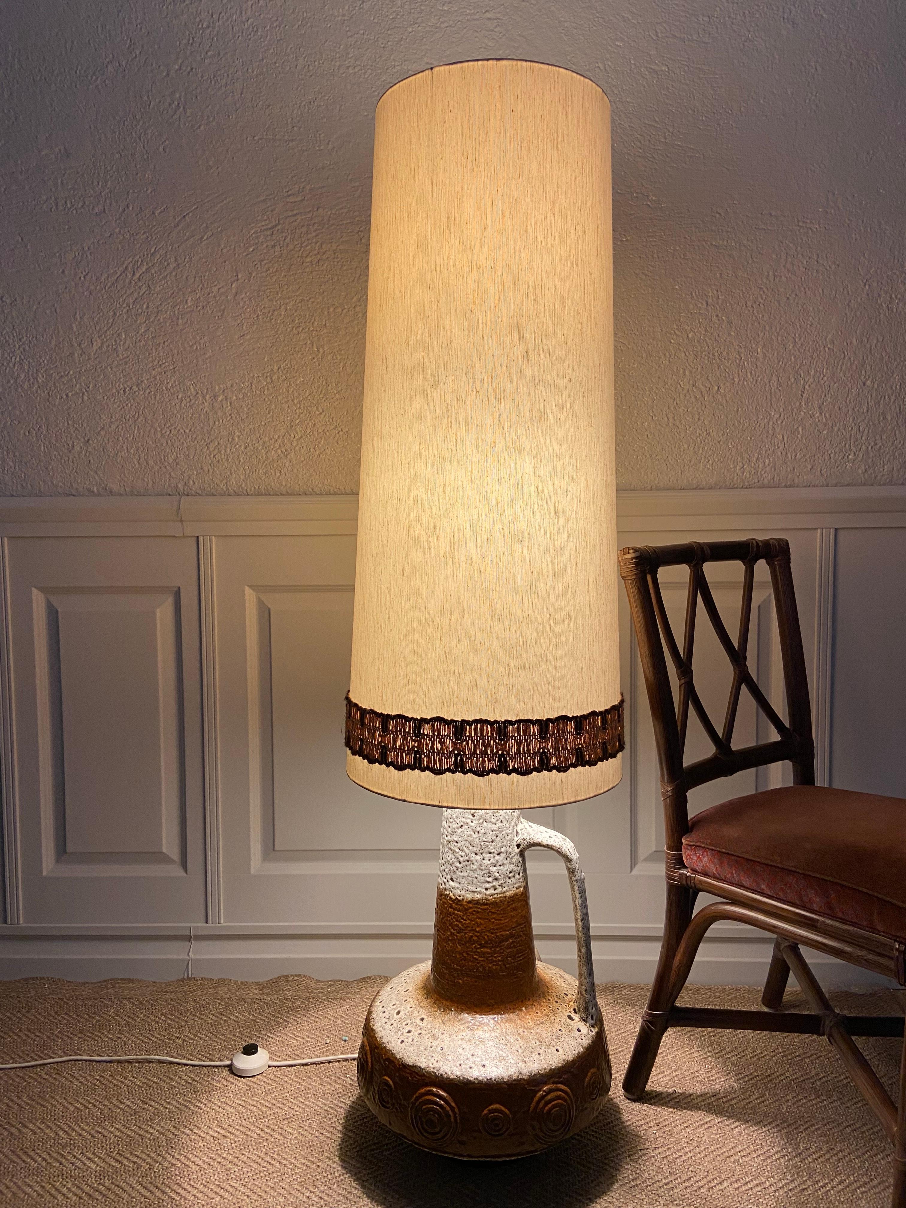 Lámpara de pie XL de Hustadt Leuchten, Alemania, años 70, , Studio Ceramic, Fat Lava Moderno de mediados de siglo en venta