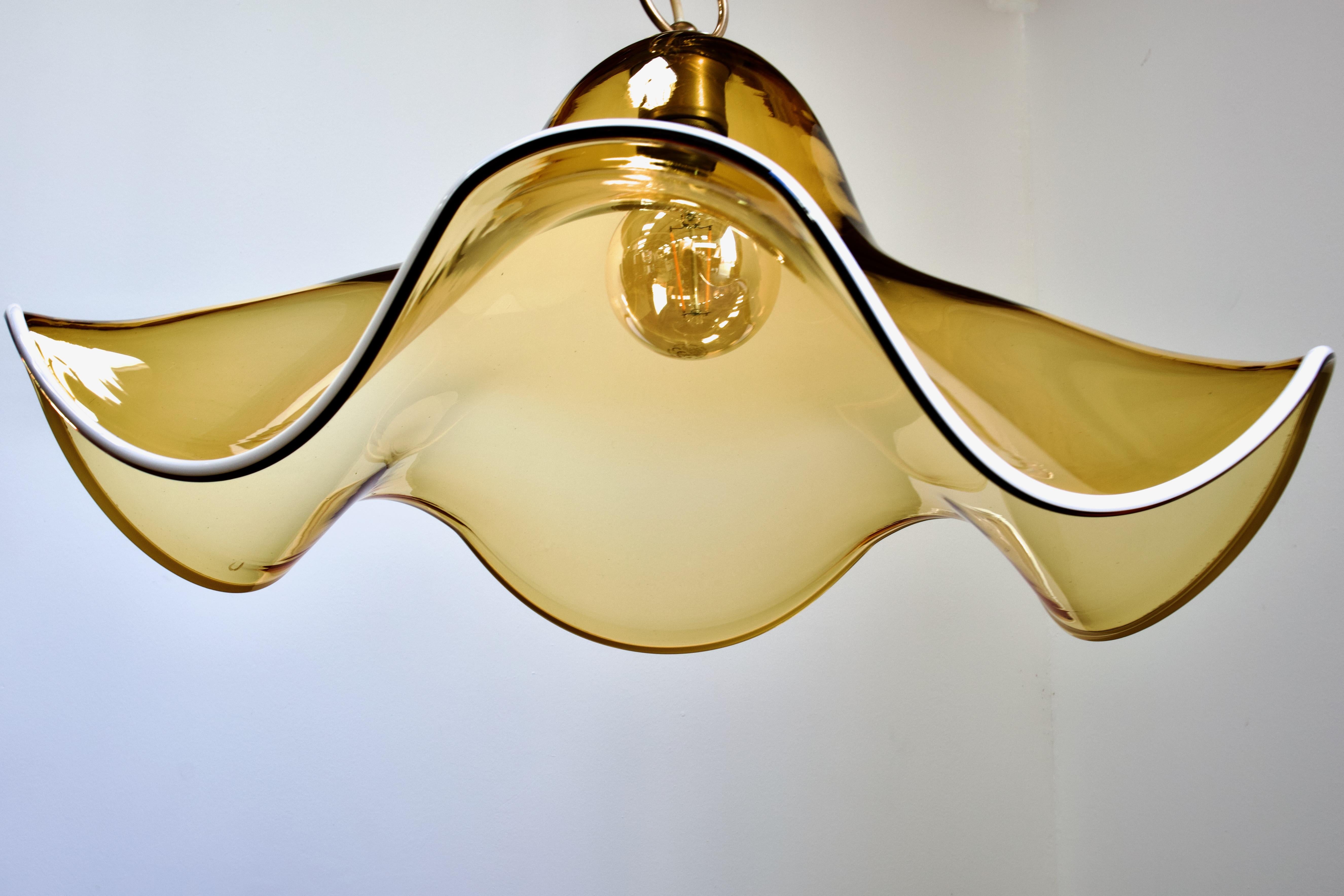 Lampada a sospensione XL in vetro di Murano ambrato e floreale di La Murrina, Italia, anni '70 In condizioni buone in vendita a Grand Cayman, KY