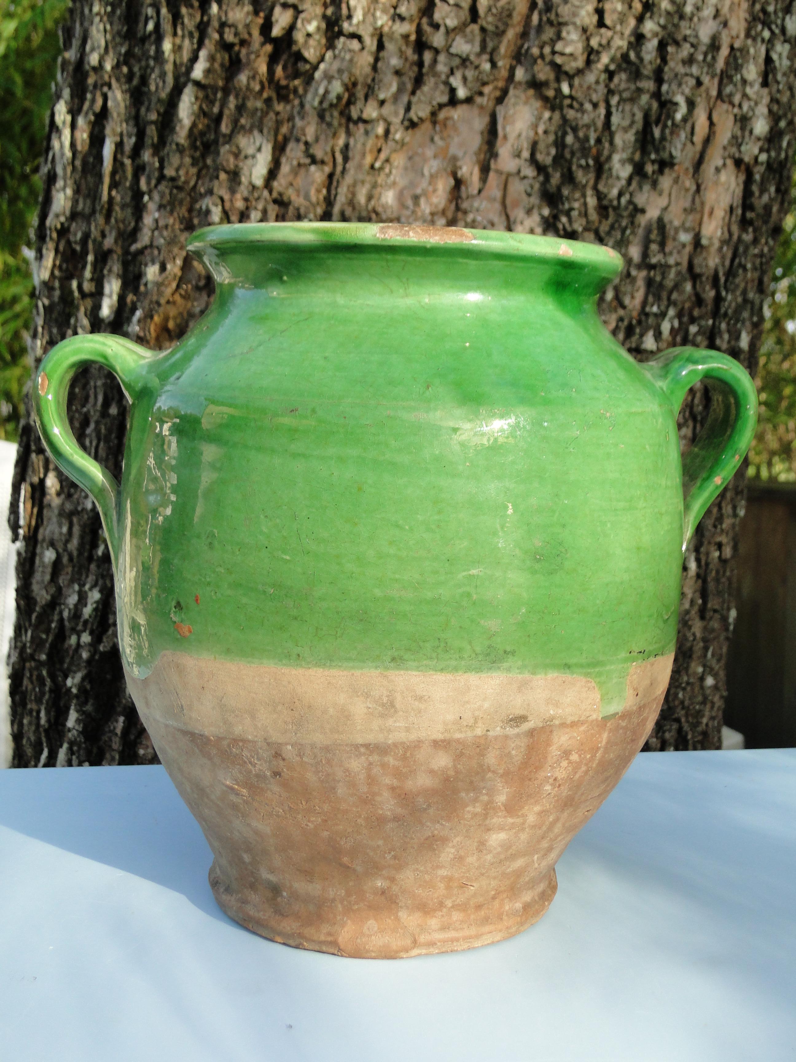 A rustic French confit pot from the late nineteenth / early twentieth-century.

Originally used for storing preserves.

This would make a lovely addition to a collection of antique pottery.

Condition and wear consistent with age and use.

Good