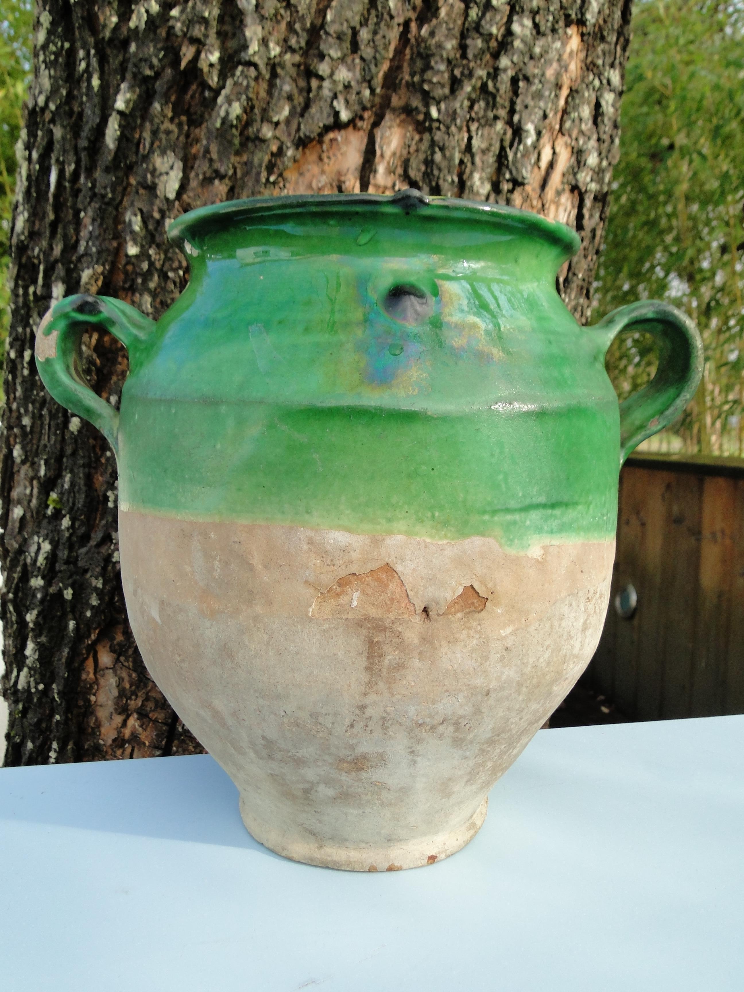 A rustic French confit pot from the late nineteenth / early twentieth-century.

Originally used for storing preserves.

This would make a lovely addition to a collection of antique pottery.

Condition and wear consistent with age and use.

Good