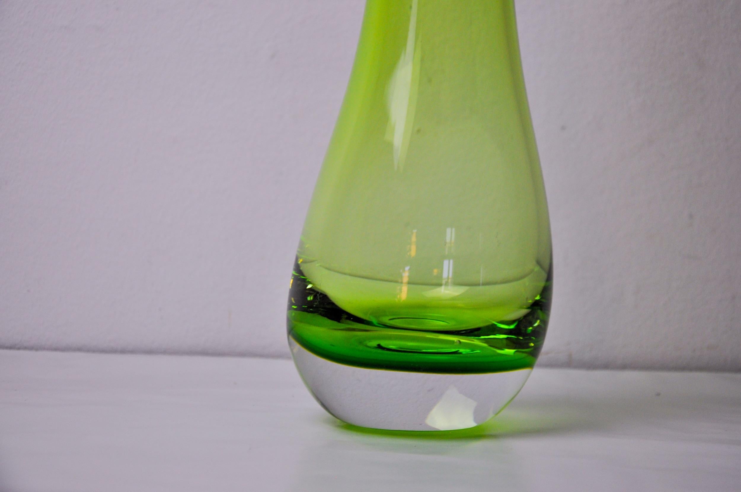 XL green sommerso vase by seguso, italy, 1970 In Good Condition For Sale In BARCELONA, ES