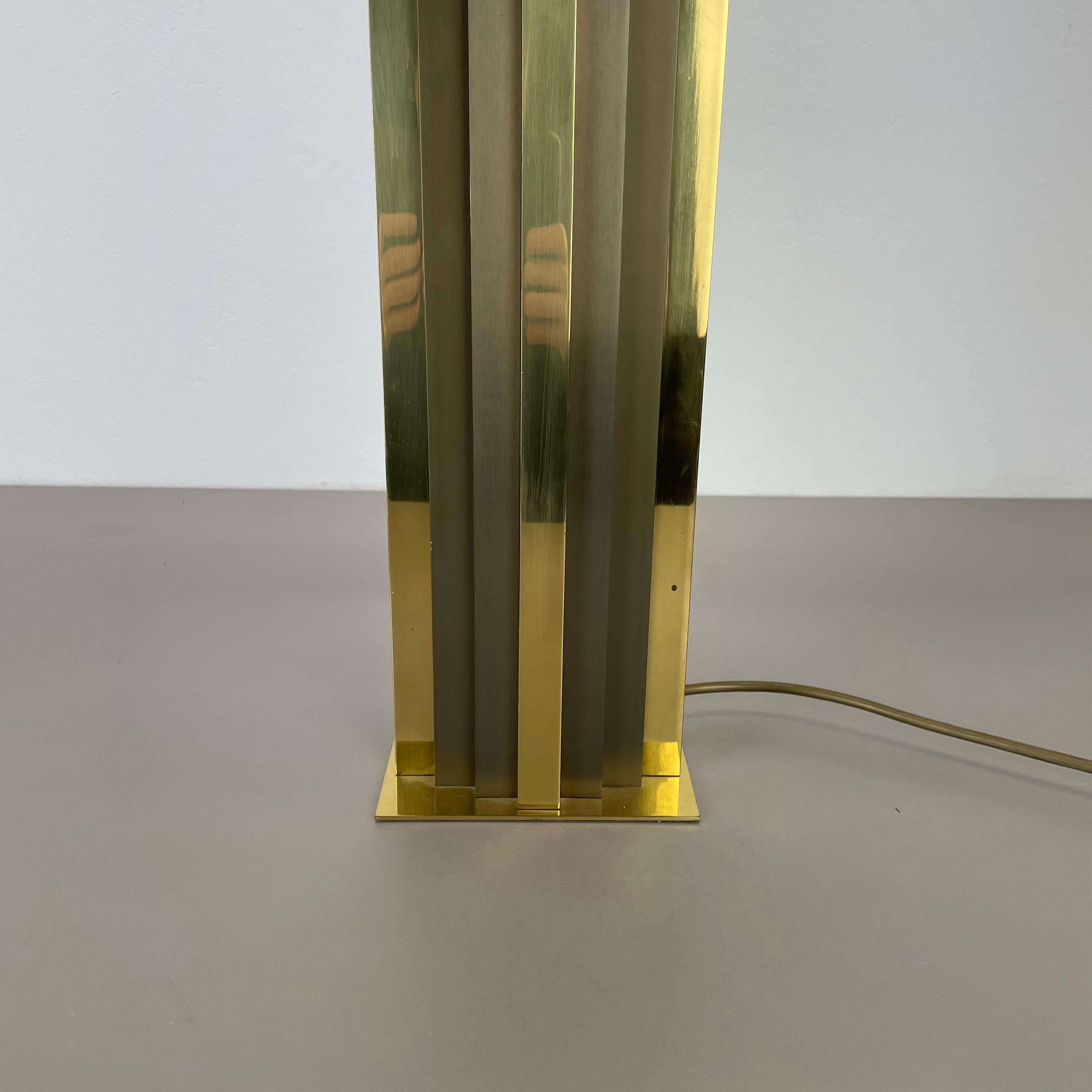 xl Hollywood Regency Brass bicolor table Light in Willy Rizzo Style, Italy 1970s In Good Condition For Sale In Kirchlengern, DE
