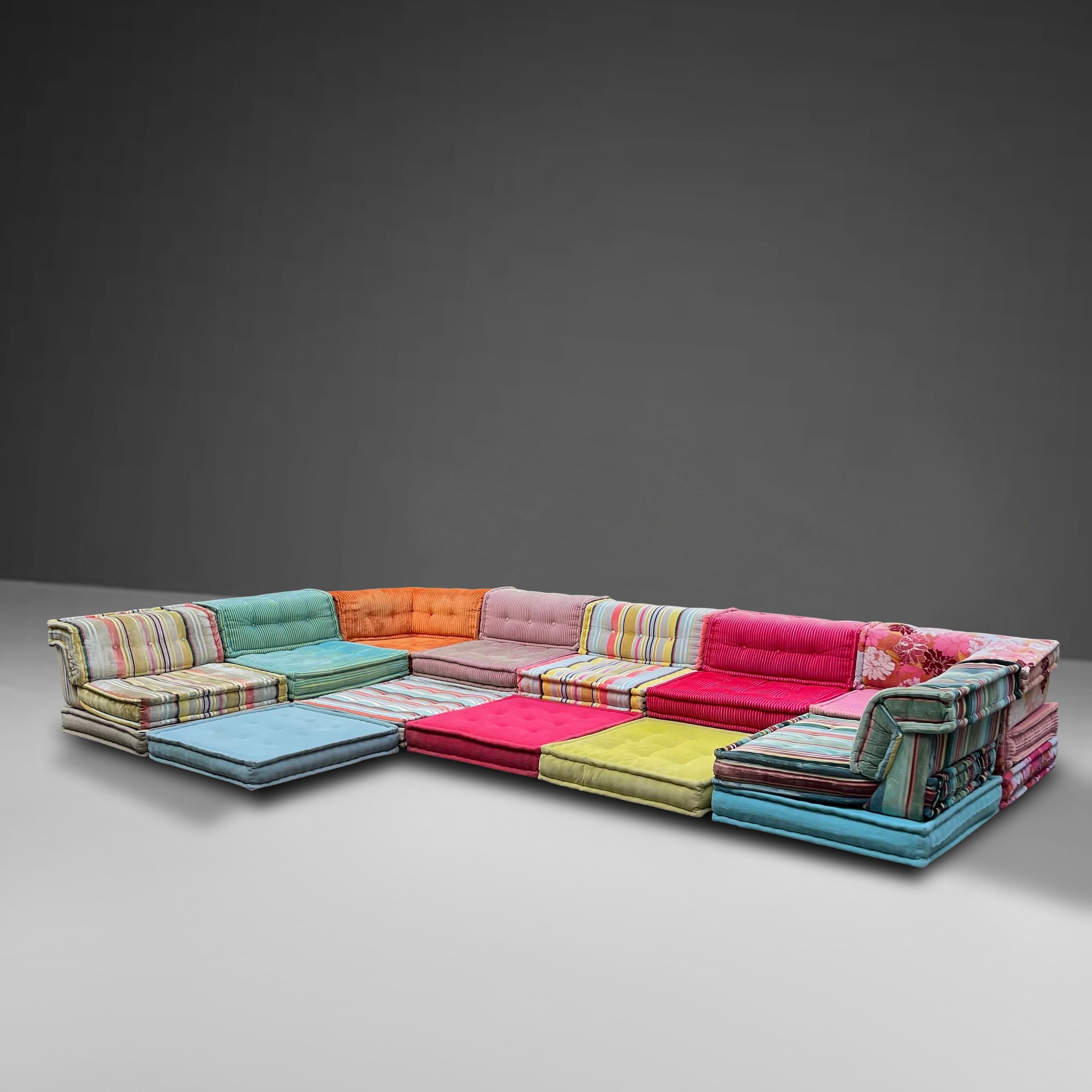 'Mah Jong' Modular Sectional Sofa Signed by Roche Bobois, France 2010 For Sale 3