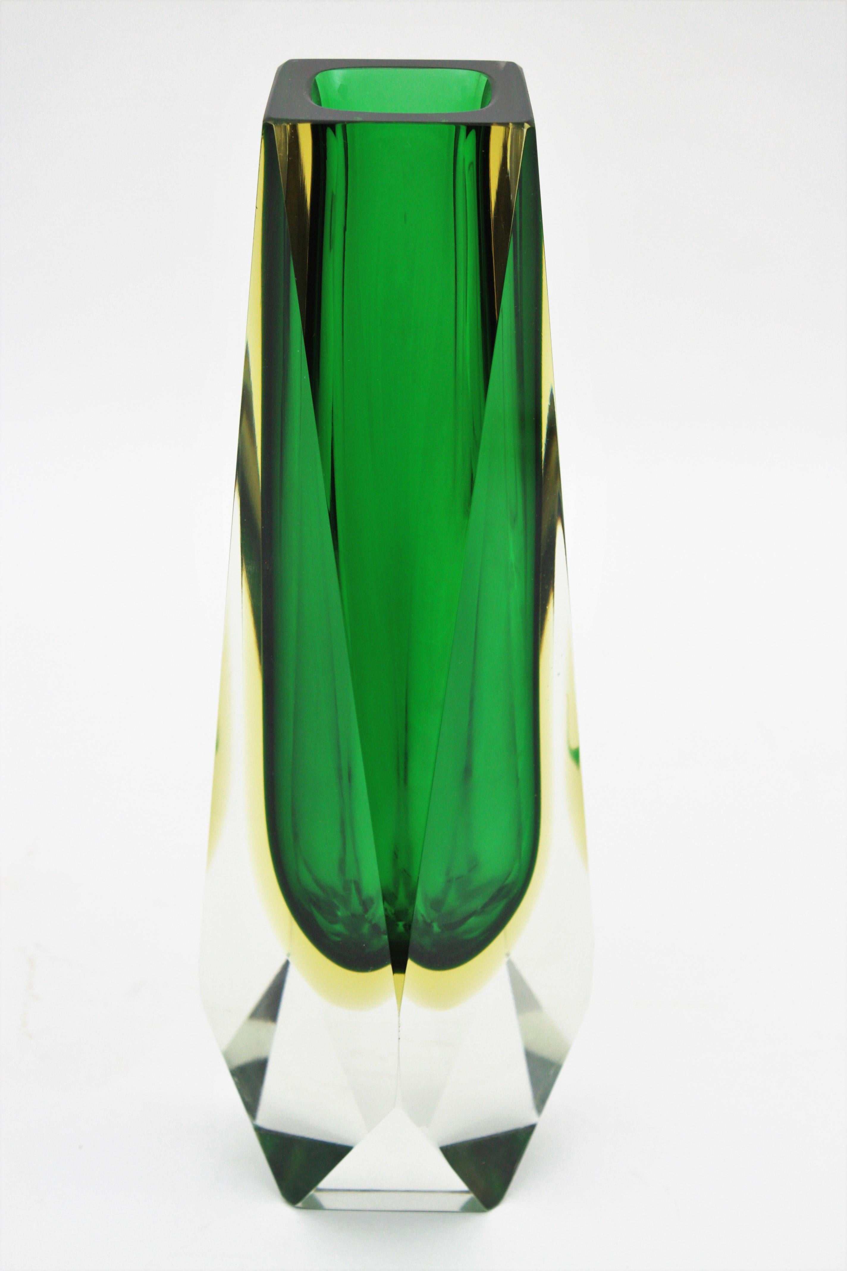Extra Large Mandruzzato Murano Sommerso Green Black Yellow Faceted Glass Vase In Good Condition In Barcelona, ES