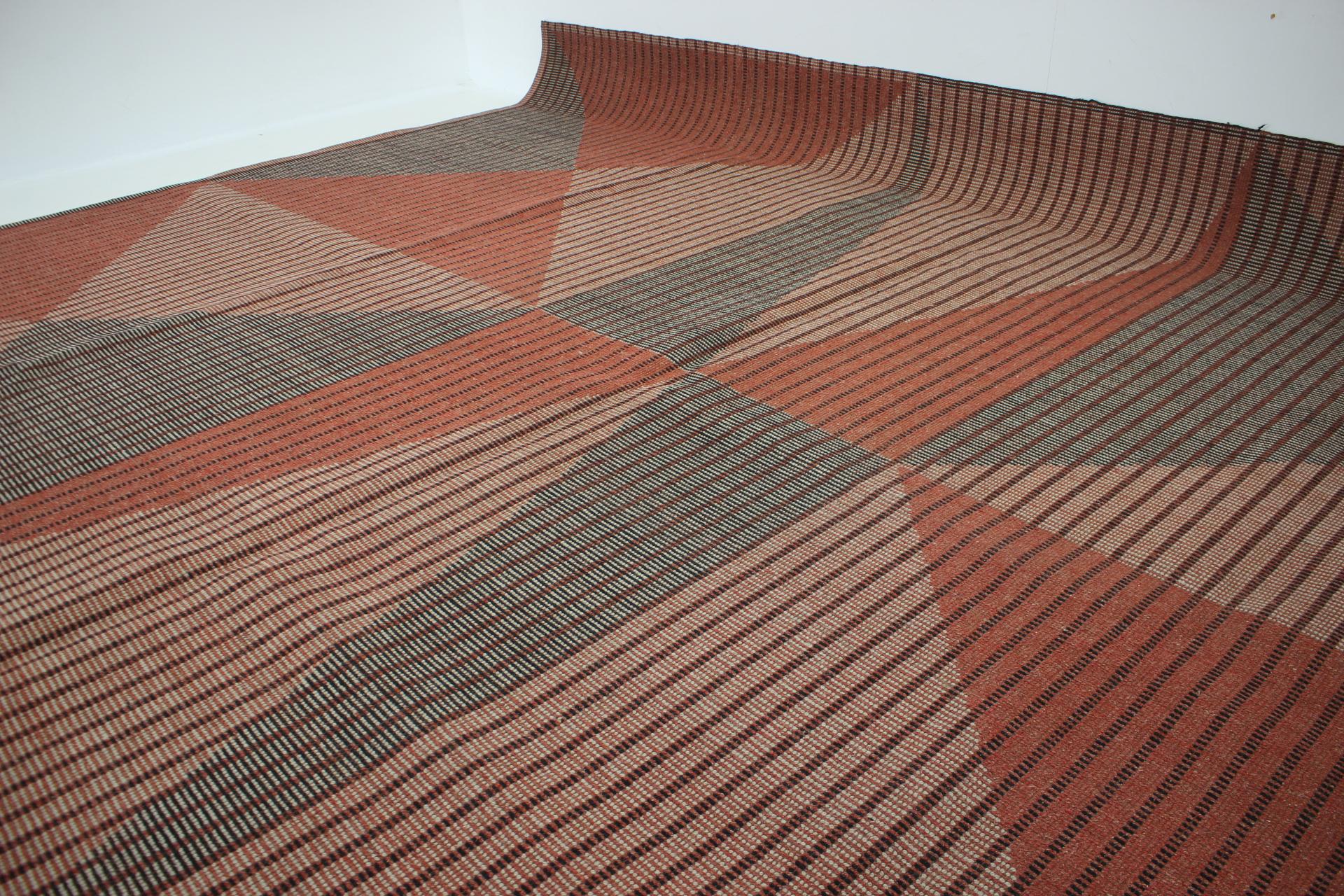 Mid-20th Century Xl Midcentury Bouclé Abstract Design Geometric Rug / Carpet, 1950s For Sale