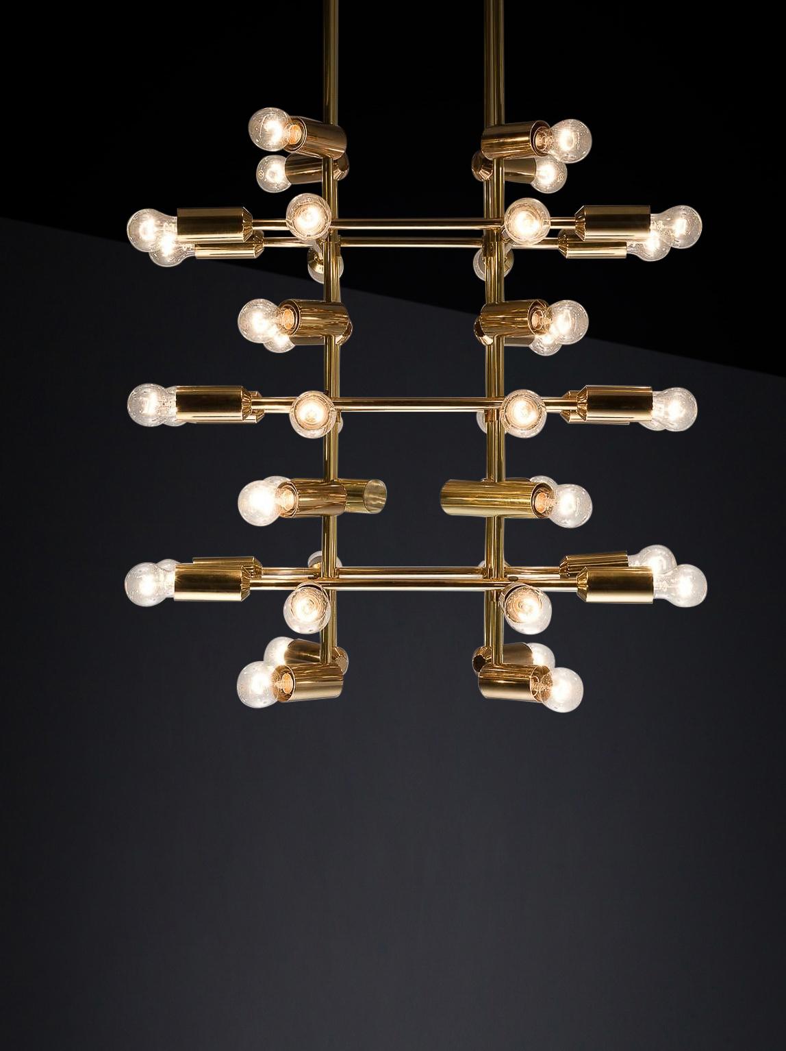 Lampadario in ottone di metà secolo Xl con 40 luci, Svizzera, anni '60. in vendita 6