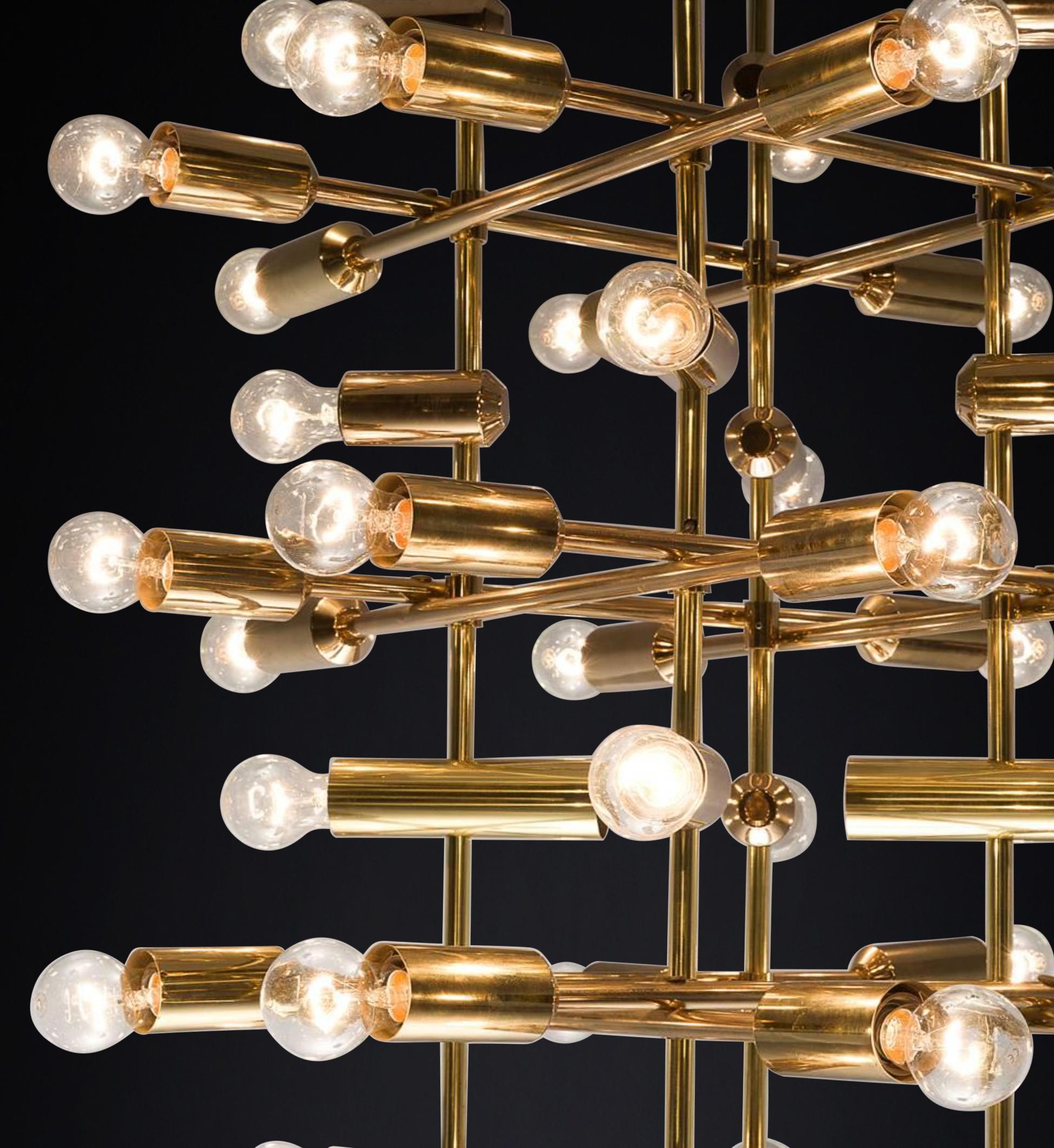 Xl Mid-Century Brass Chandelier with 40 lights, Switzerland 1960s.   For Sale 3