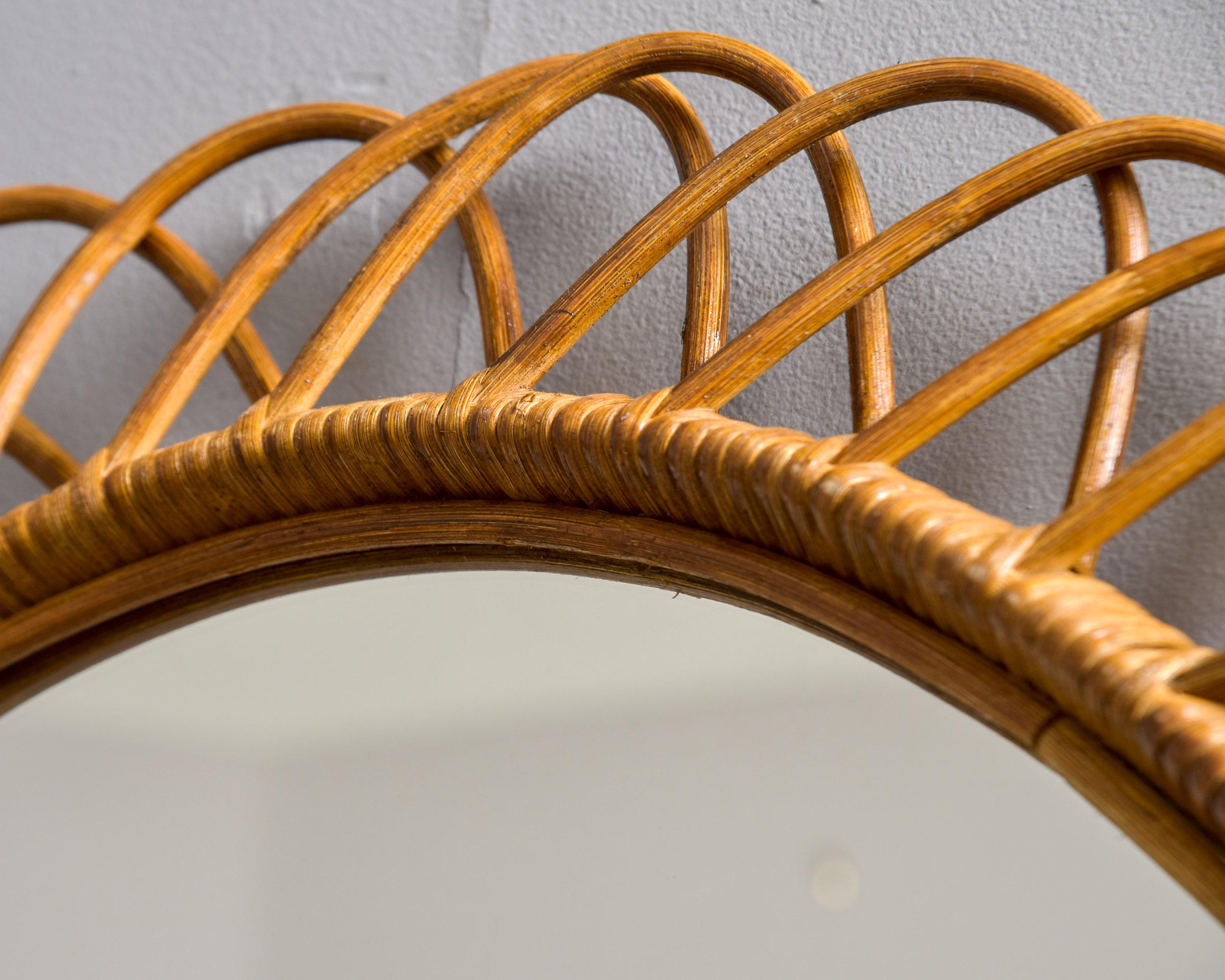 Specchio ovale con cornice in vimini XL del Mid Century italiano in vendita 3
