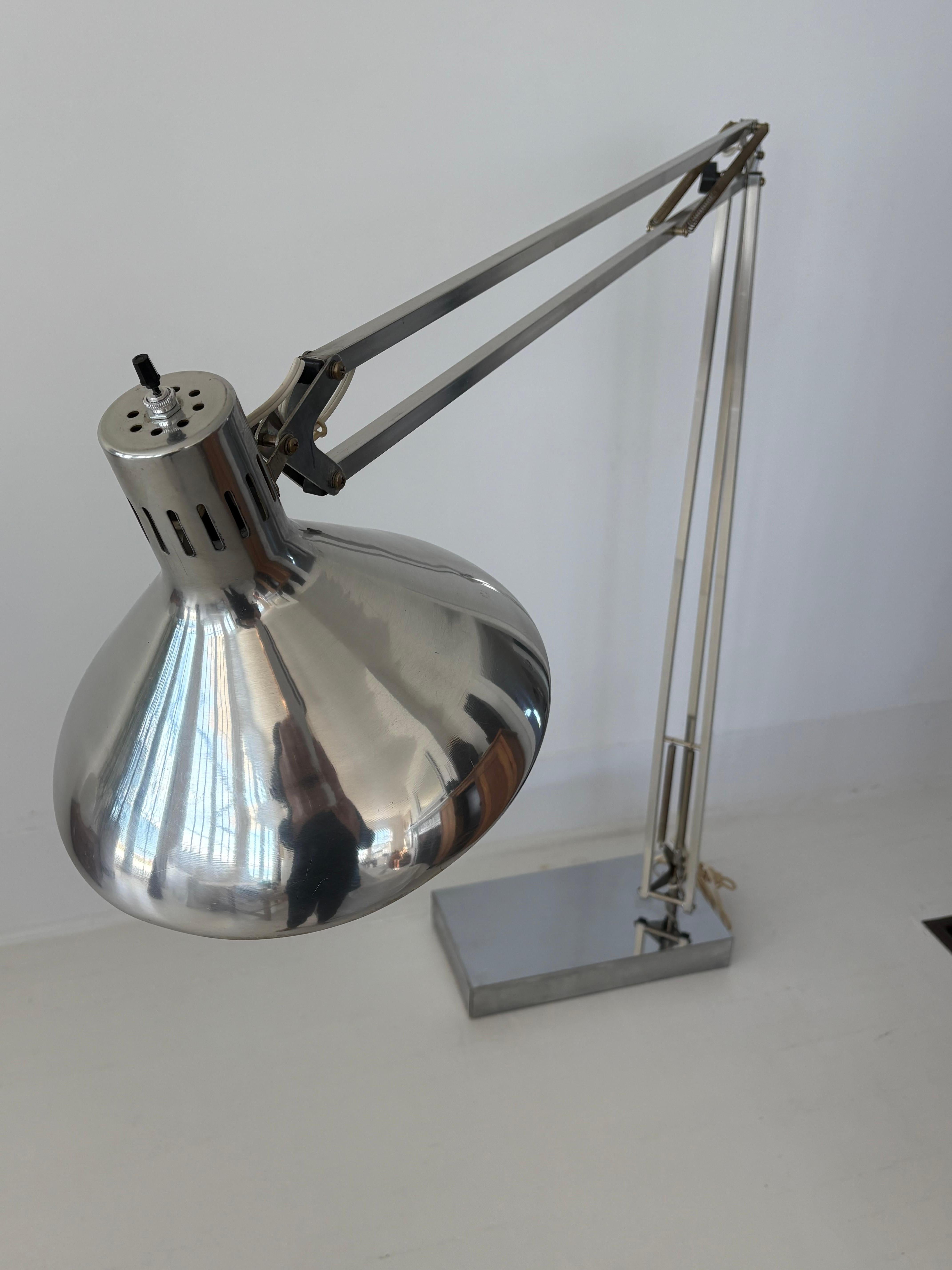 XL Lampada da terra articolata in alluminio in stile Luxo della metà del secolo scorso in vendita 5