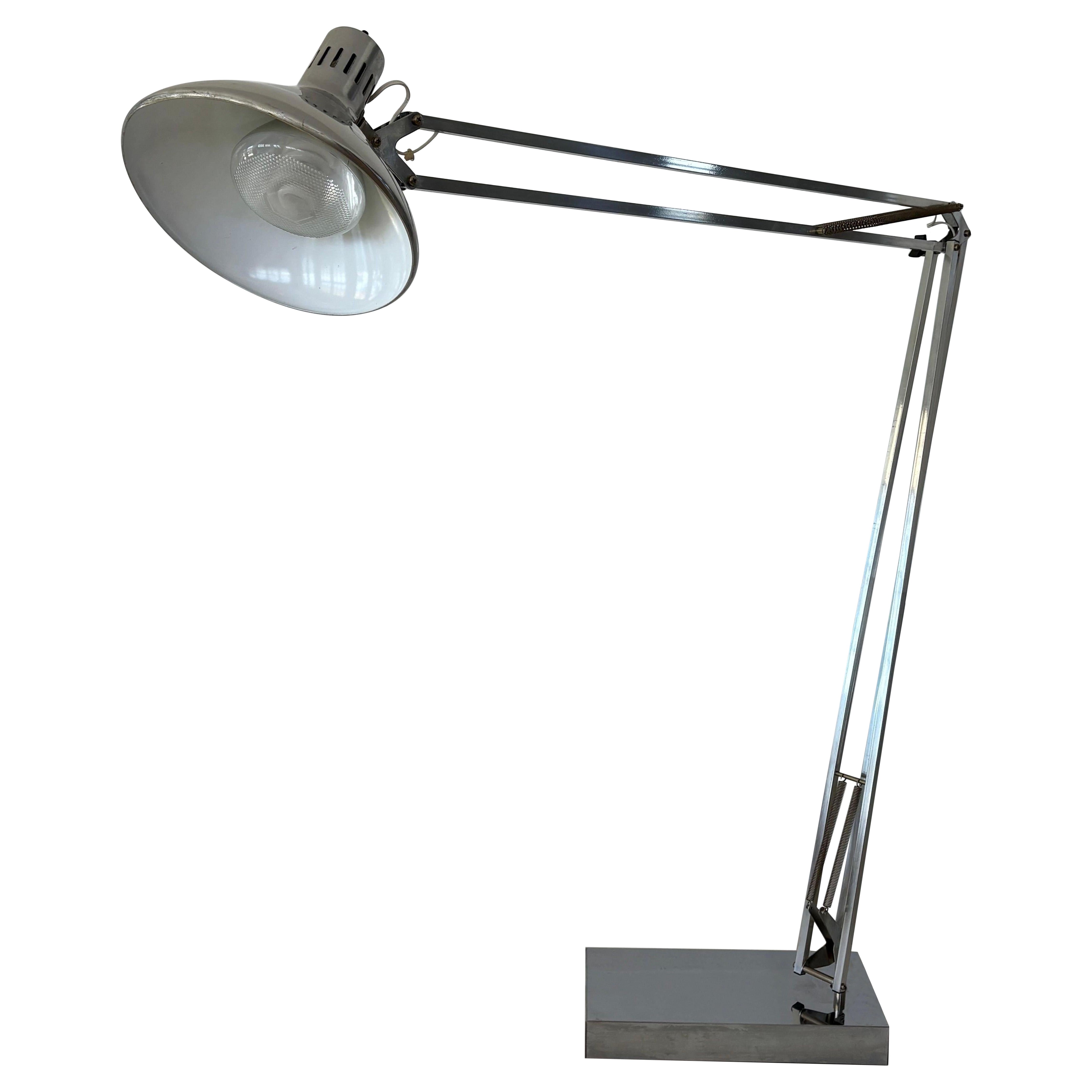 XL Lampada da terra articolata in alluminio in stile Luxo della metà del secolo scorso in vendita