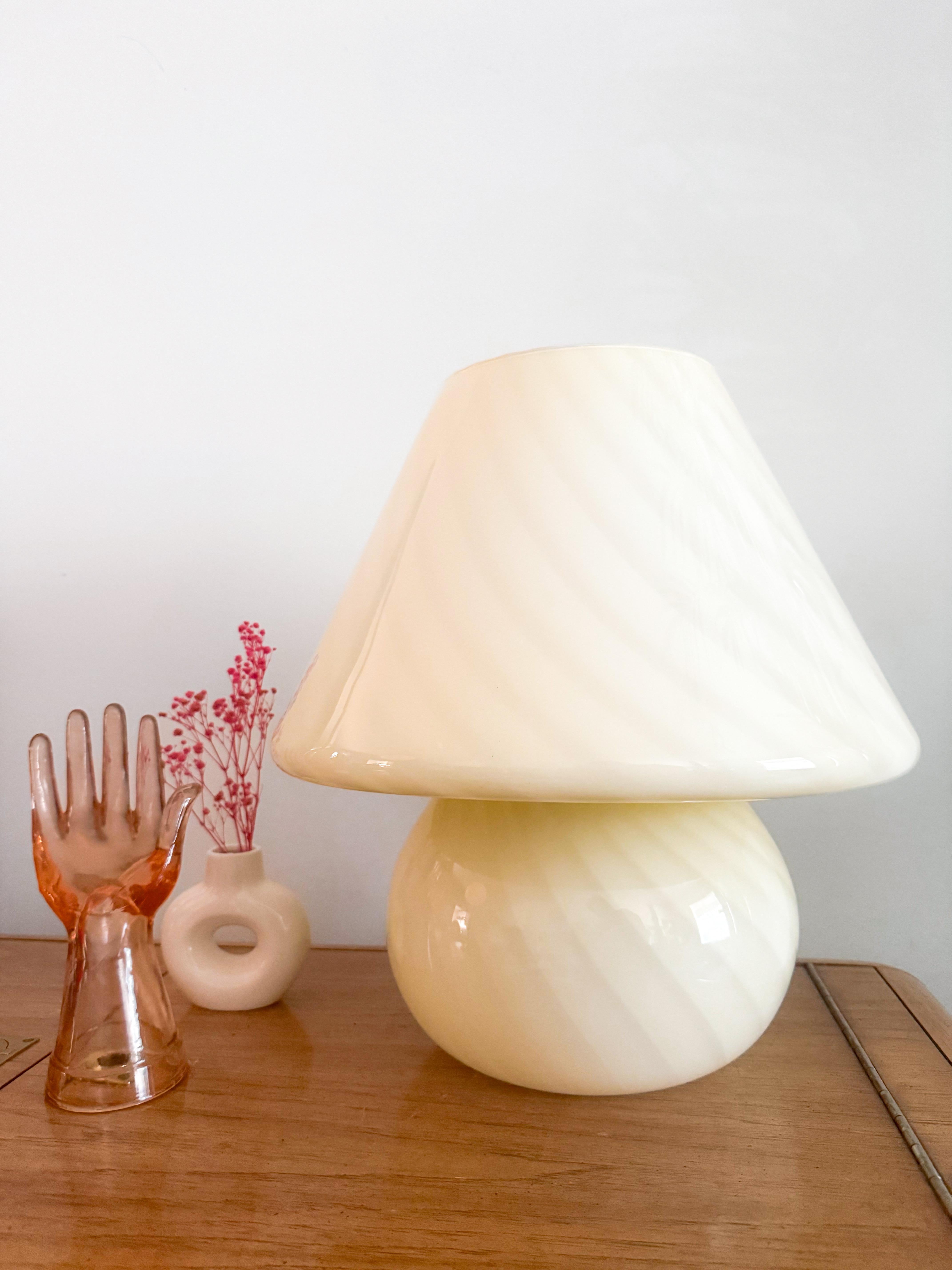 Mid-Century Modern XL Mid Century Murano Lamp Light Yellow Murano Vintage Swirl Glass Italian en vente
