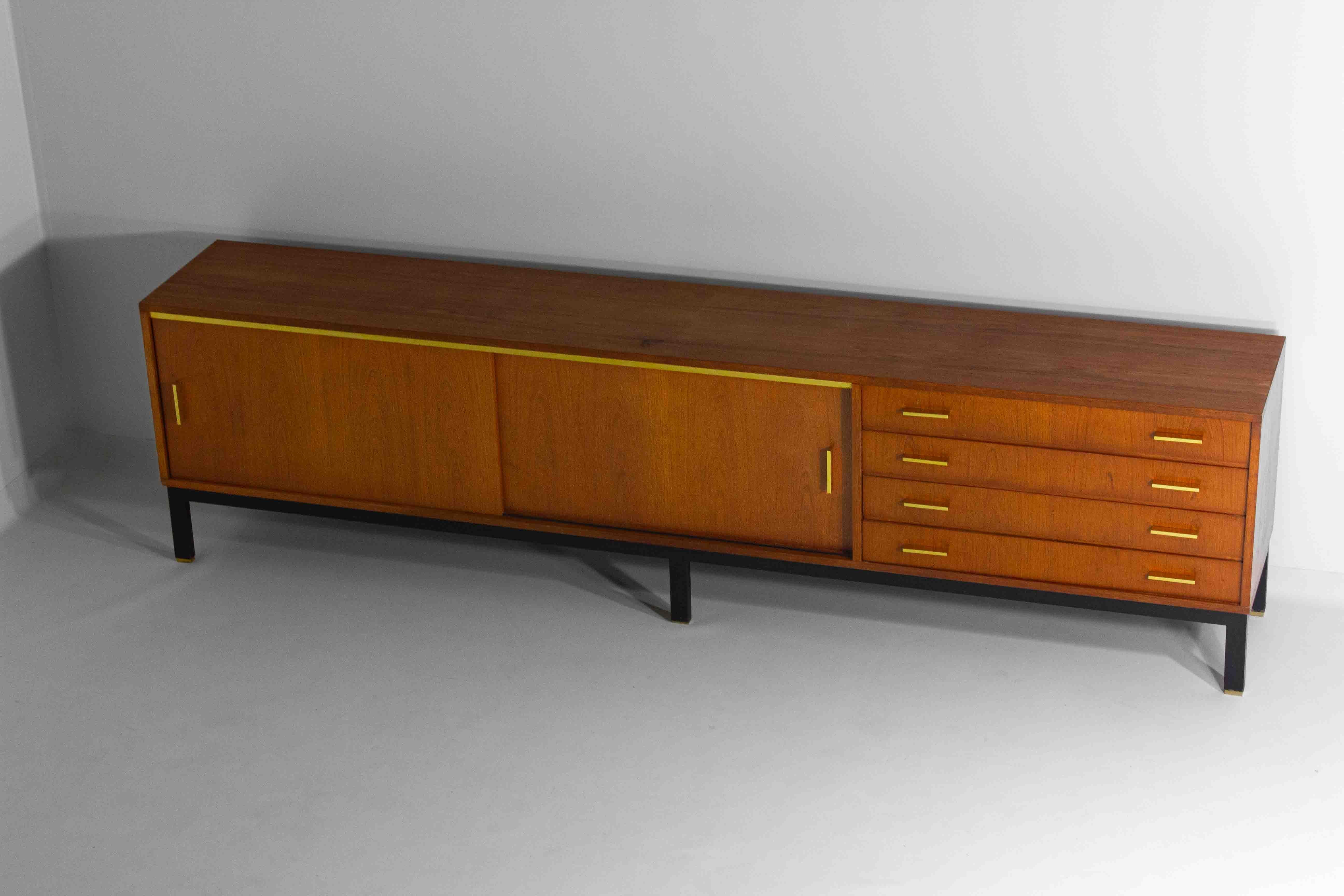 XL Mid-century sideboard in teak & brass, Belgium 1962 For Sale 2
