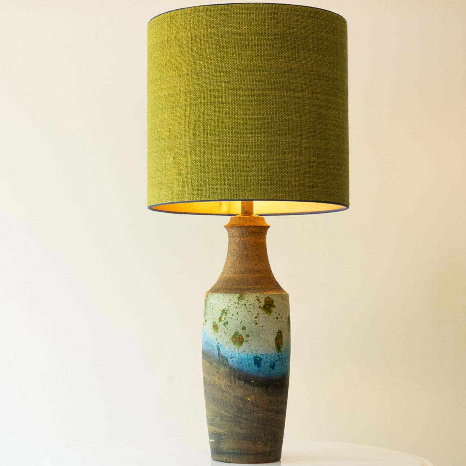 Fin du 20e siècle XL Multi Color Ceramic FLoor Table Lamp, Silk Lampshade by R. Houben en vente