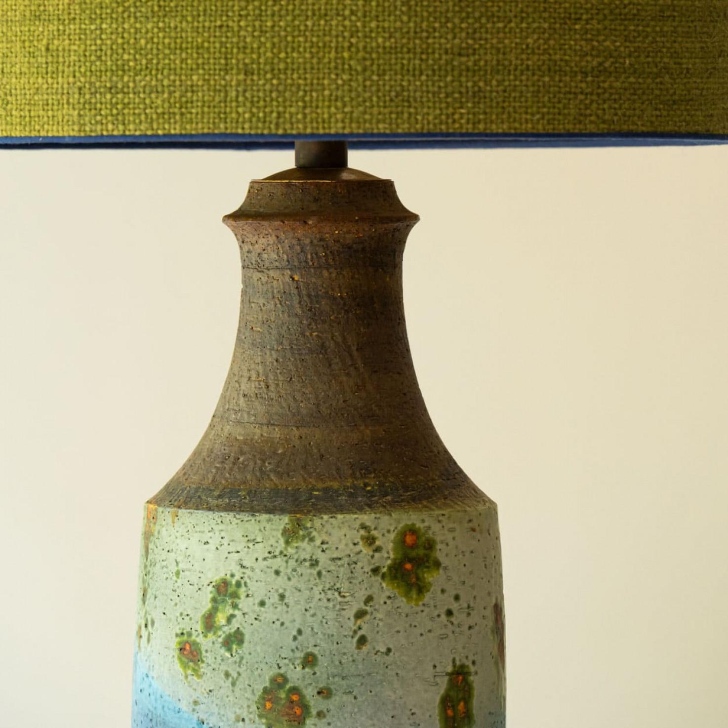 XL Multi Color Ceramic FLoor Table Lamp, Silk Lampshade by R. Houben (Keramik) im Angebot