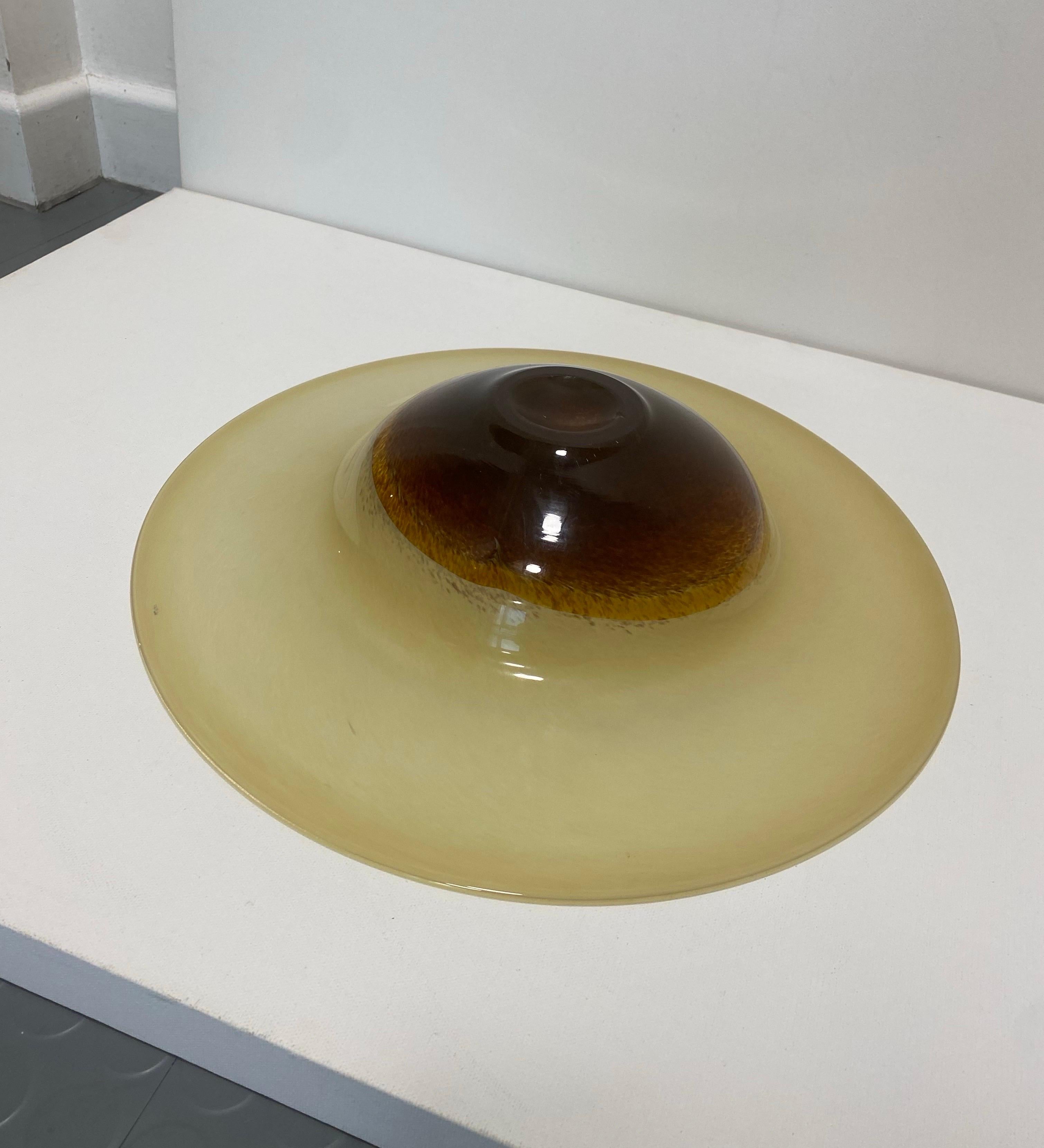 XL Murano Glass Round Fruit Bowl Table Plate Yellow Brown Italian Vintage 1970s en vente 2