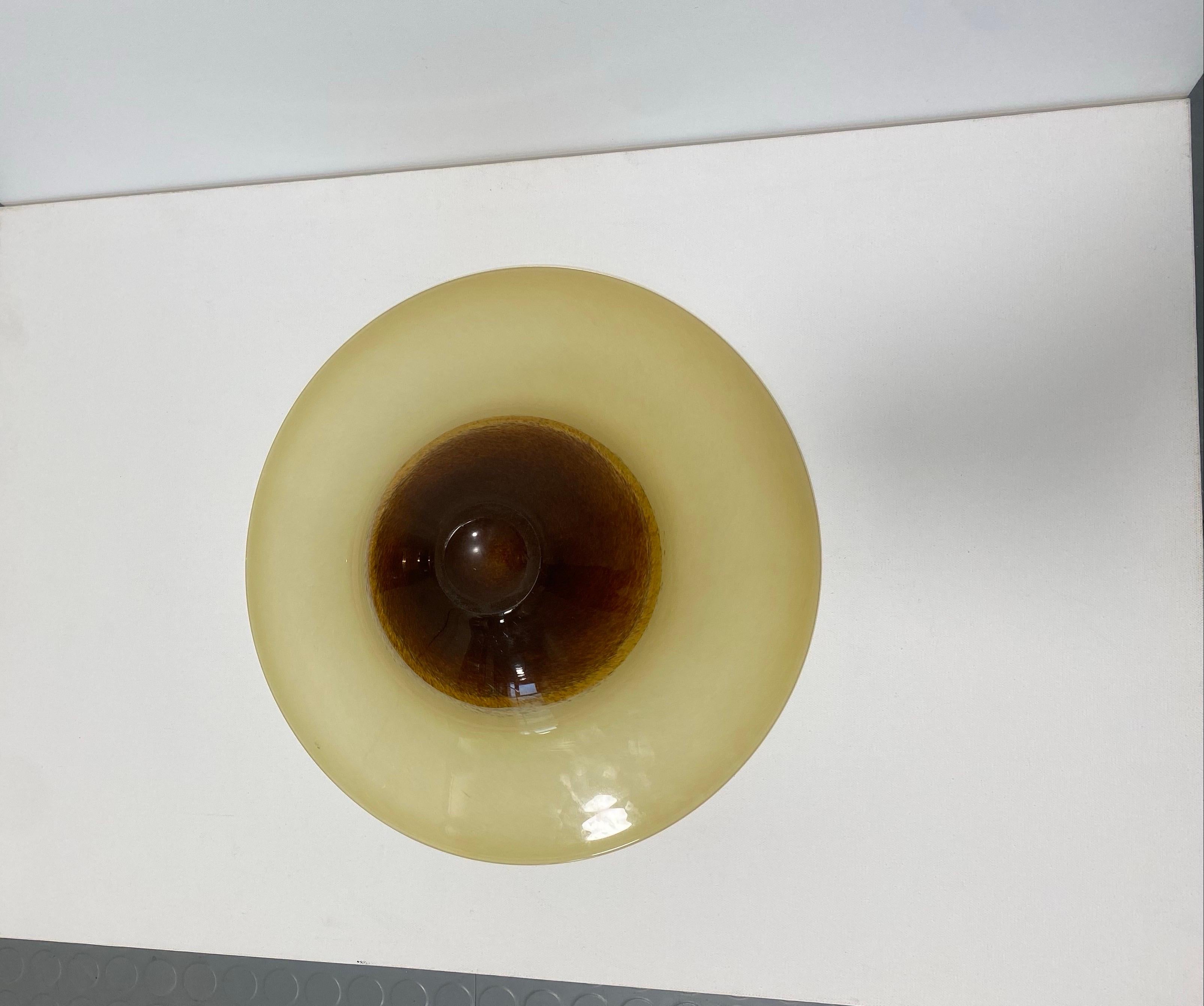 XL Murano Glass Round Fruit Bowl Table Plate Yellow Brown Italian Vintage 1970s en vente 3
